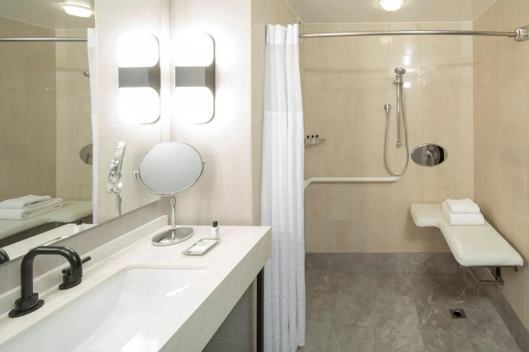 Shower in Hyatt Regency Jersey City on the Hudson