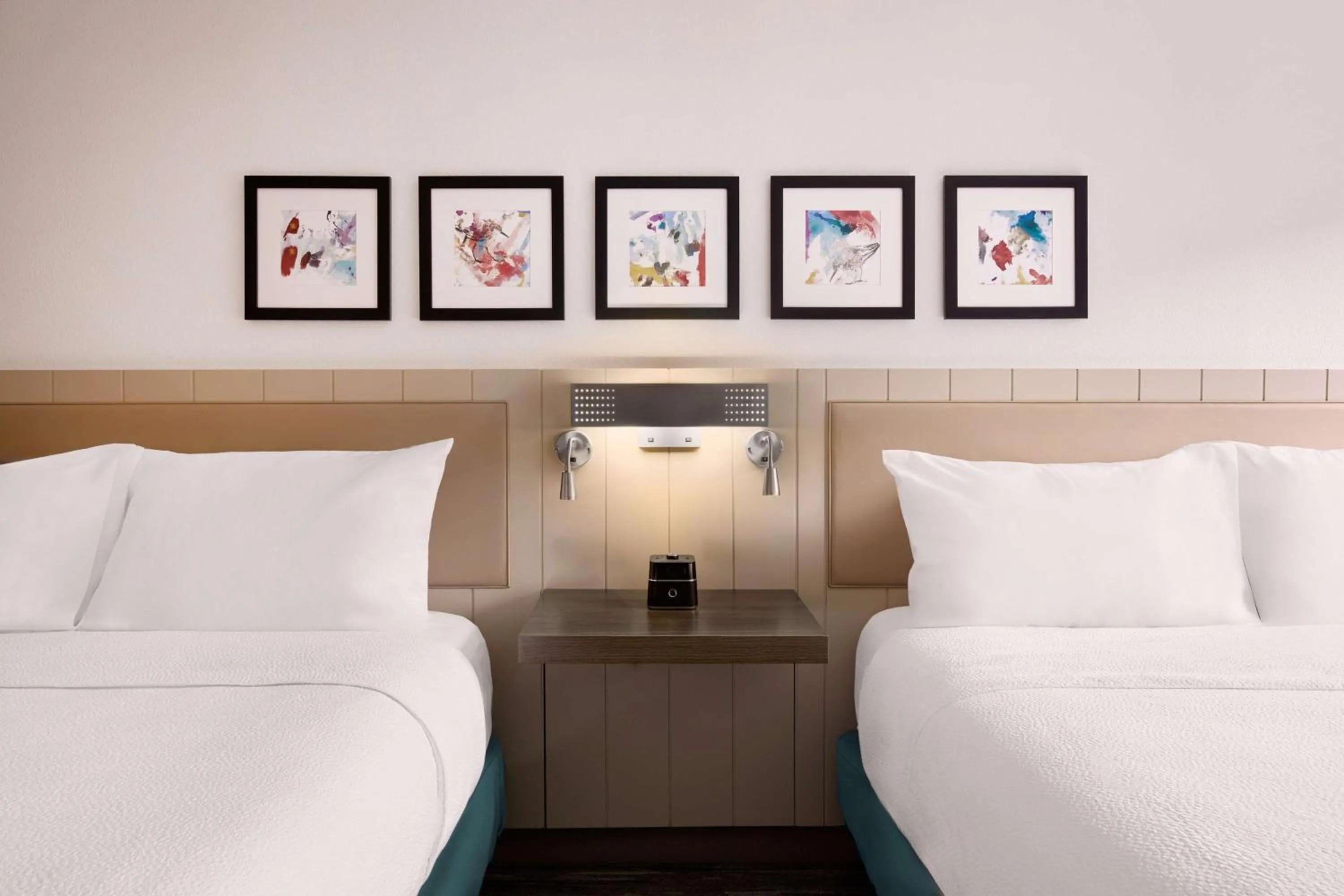 Bed in Hilton Garden Inn LAX Los Angeles Airport