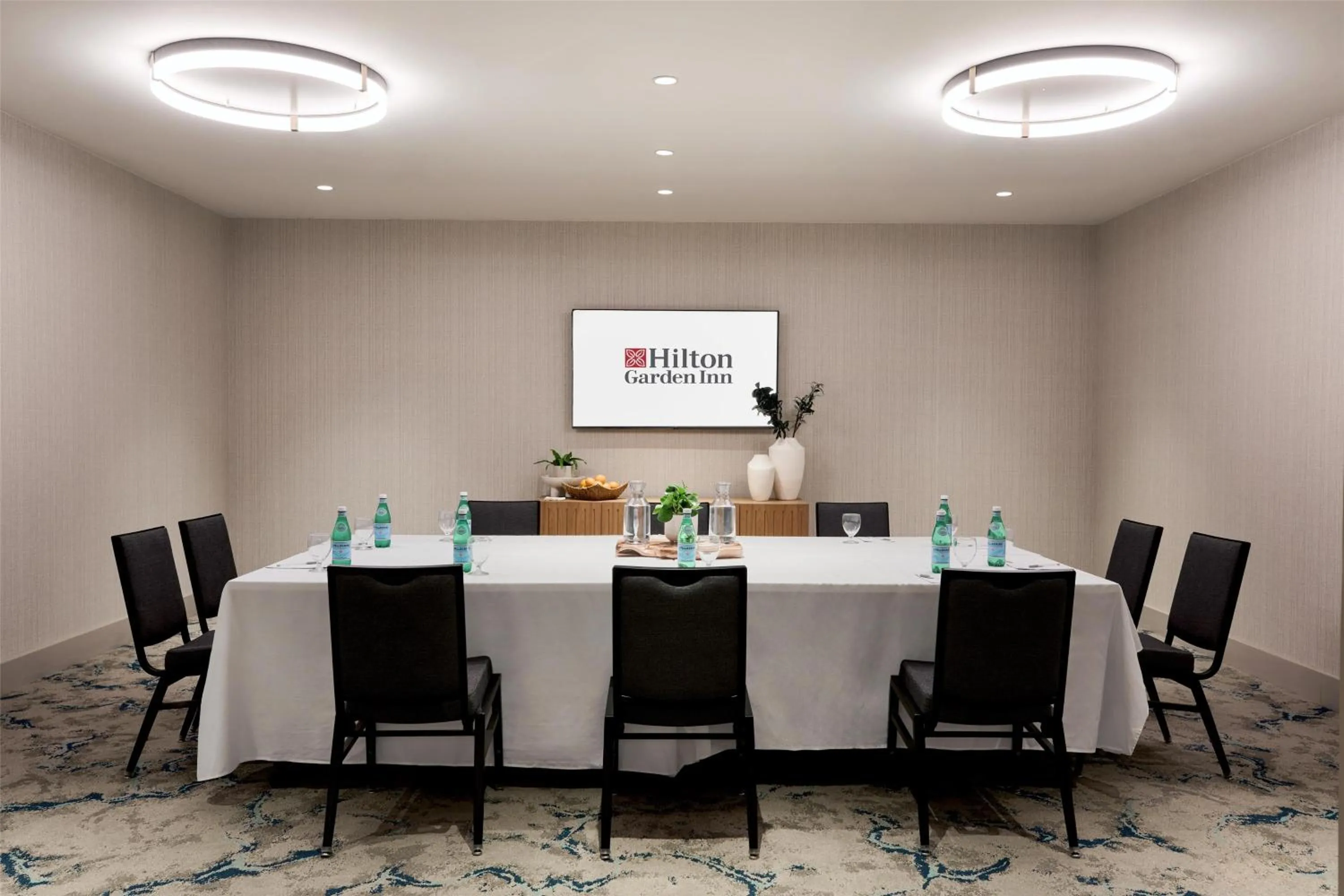 Meeting/conference room in Hilton Garden Inn LAX Los Angeles Airport