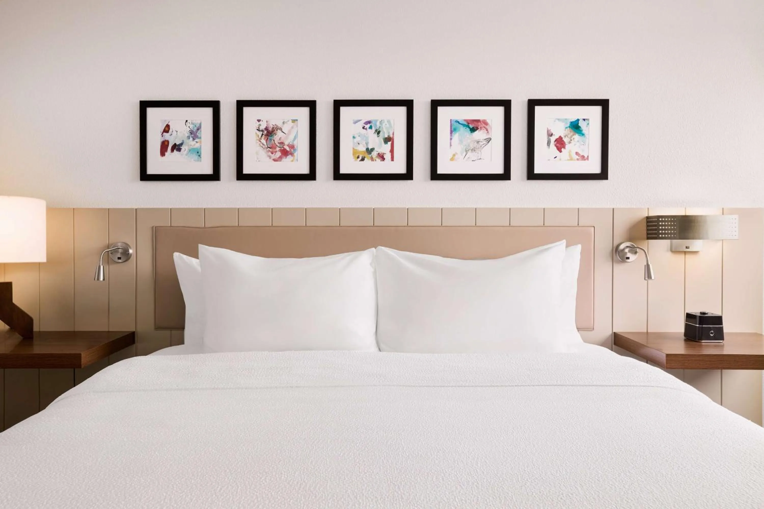 Bed in Hilton Garden Inn LAX Los Angeles Airport