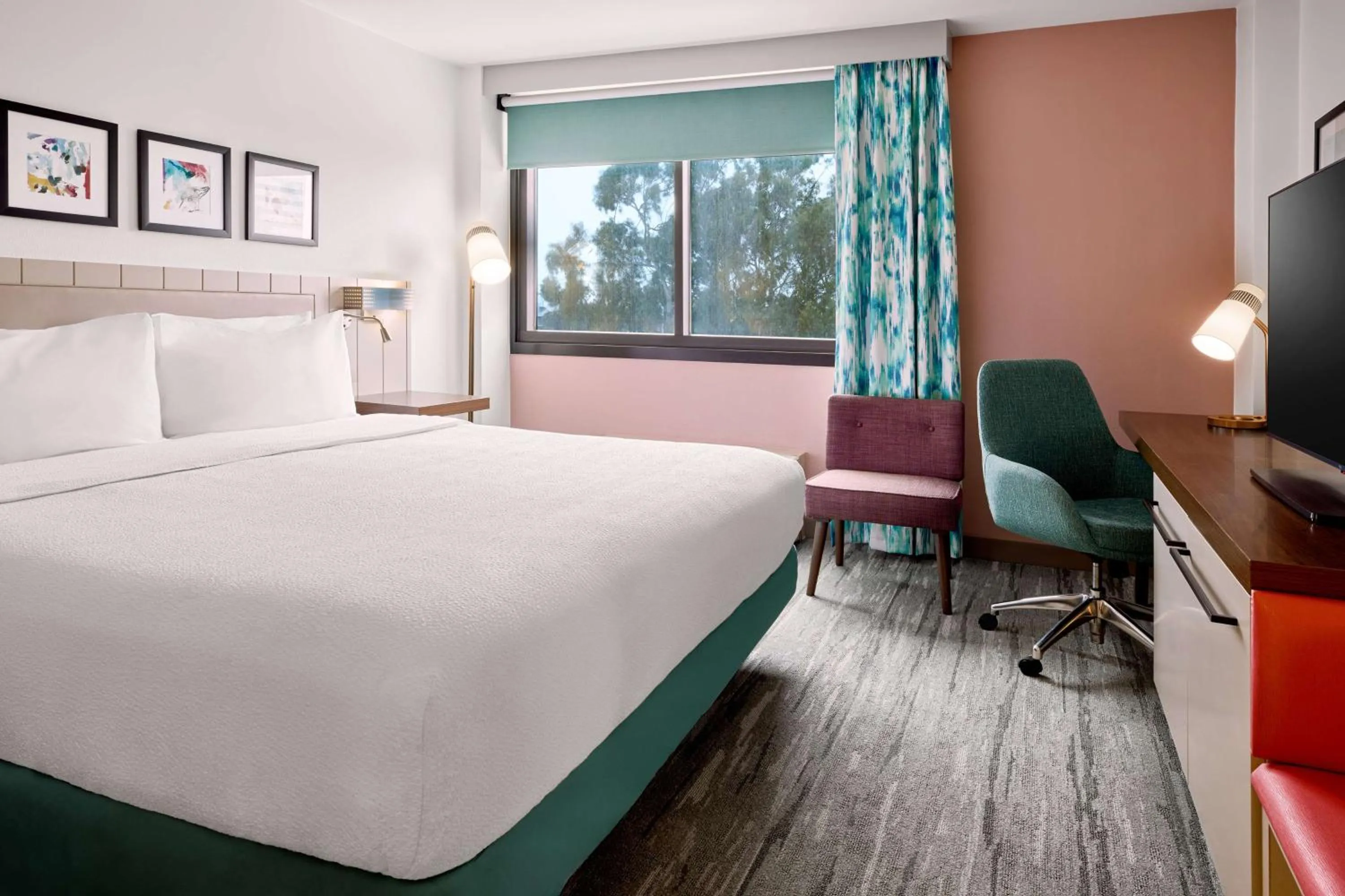 Bed in Hilton Garden Inn LAX Los Angeles Airport