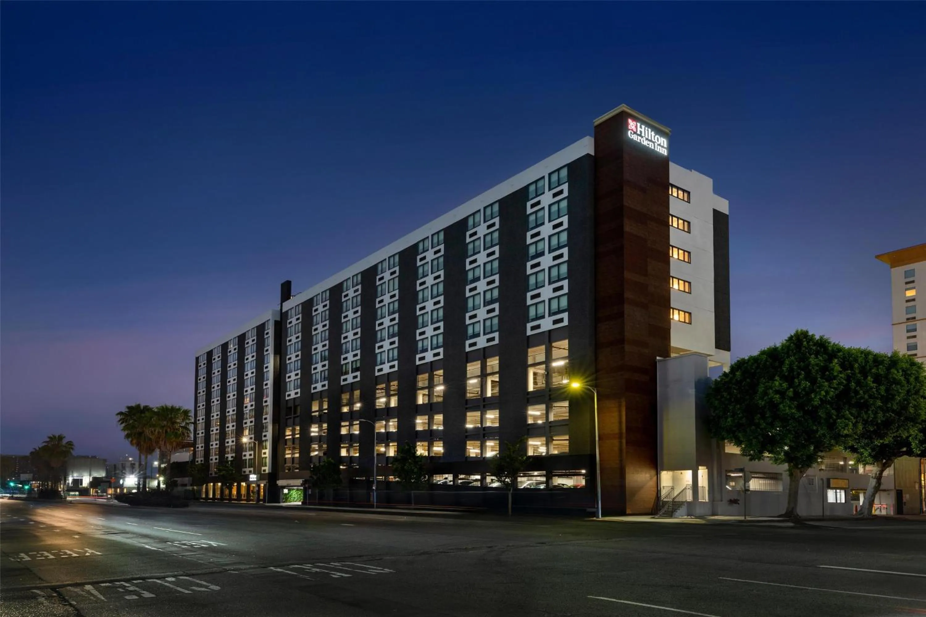 Property building in Hilton Garden Inn LAX Los Angeles Airport