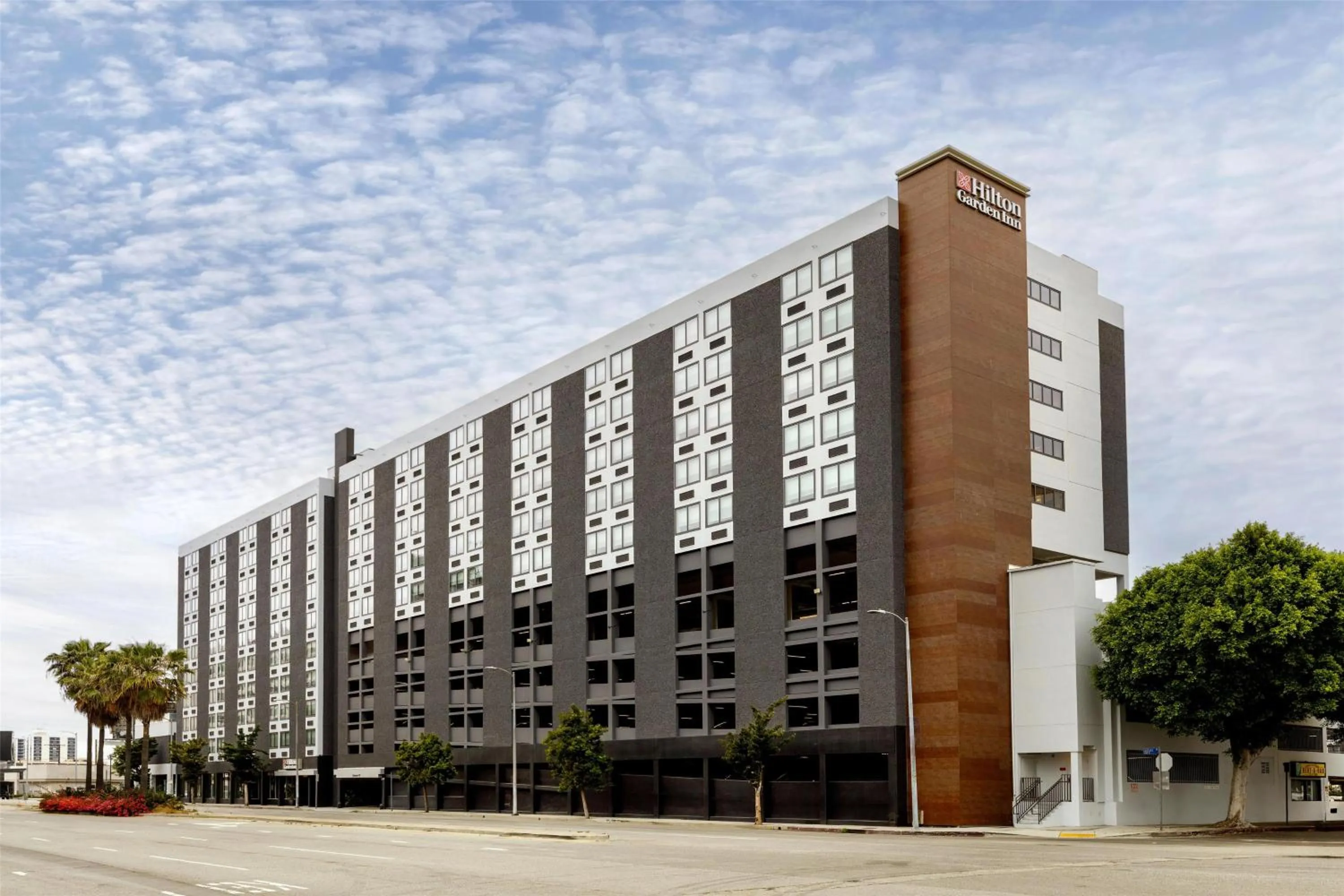 Property building in Hilton Garden Inn LAX Los Angeles Airport