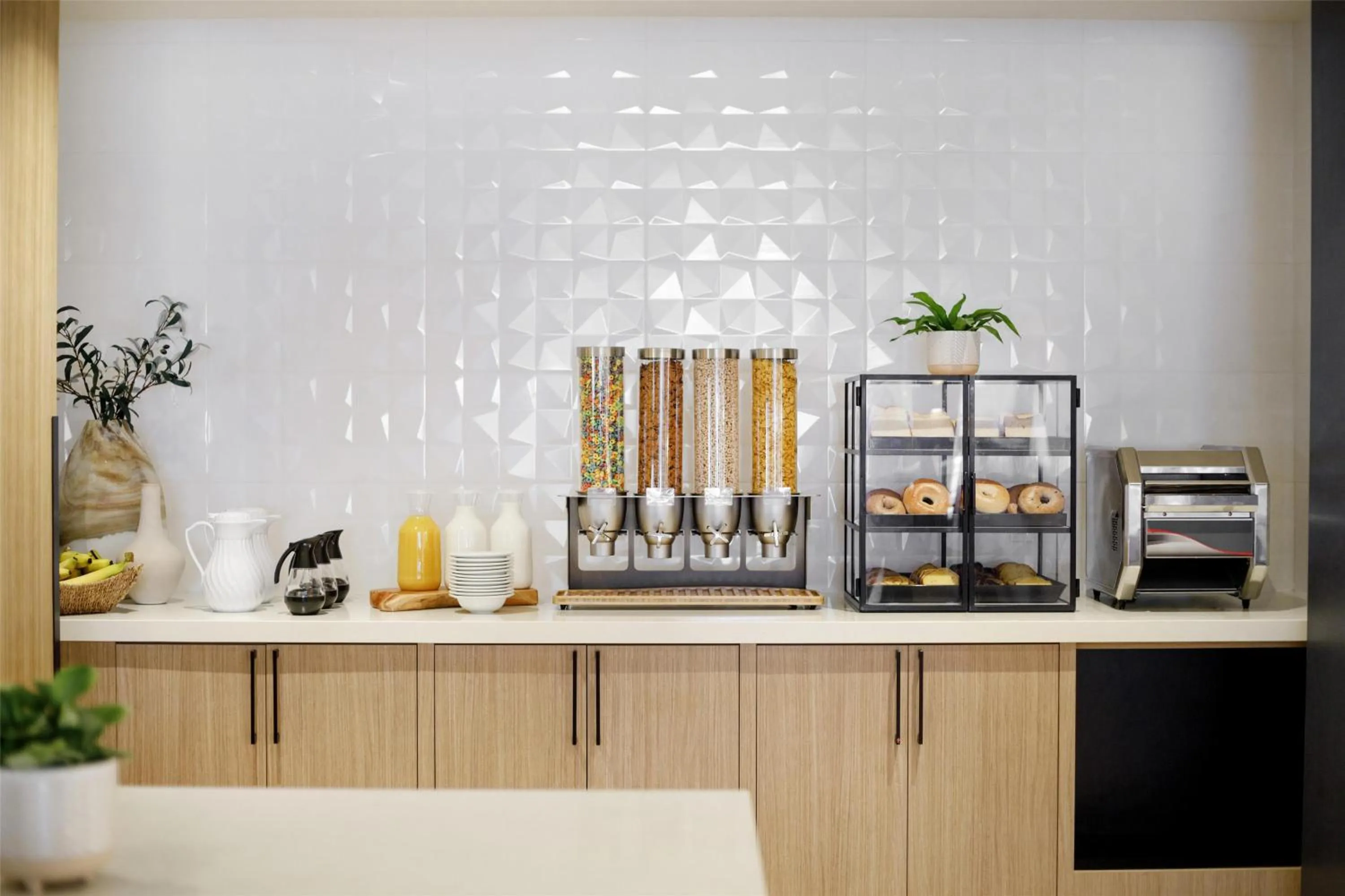 Breakfast in Hilton Garden Inn LAX Los Angeles Airport