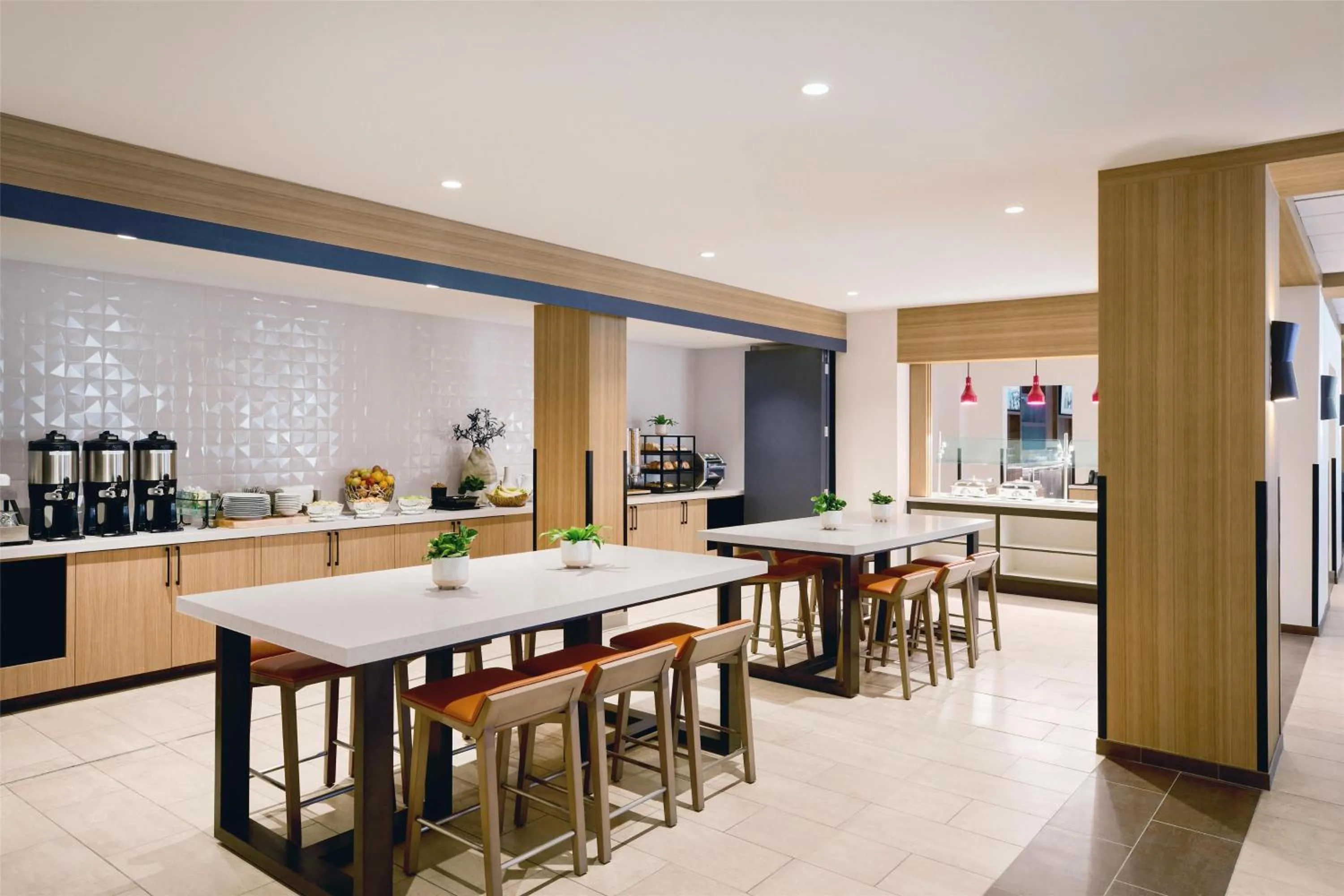 Breakfast in Hilton Garden Inn LAX Los Angeles Airport