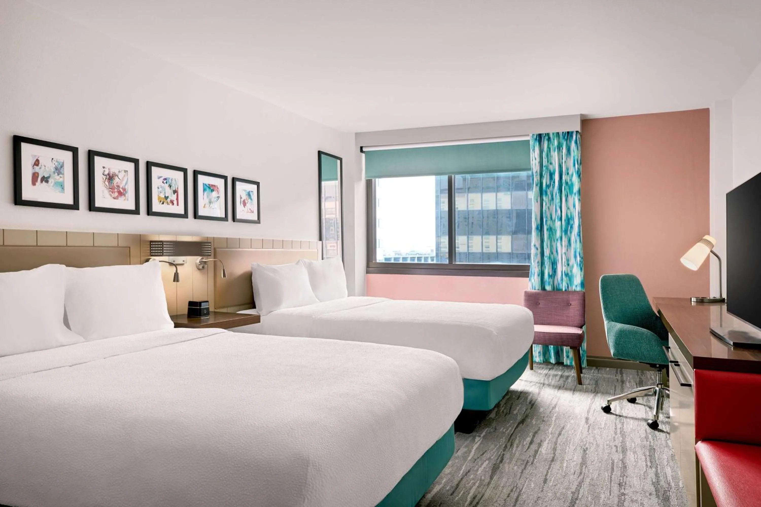 Bed in Hilton Garden Inn LAX Los Angeles Airport