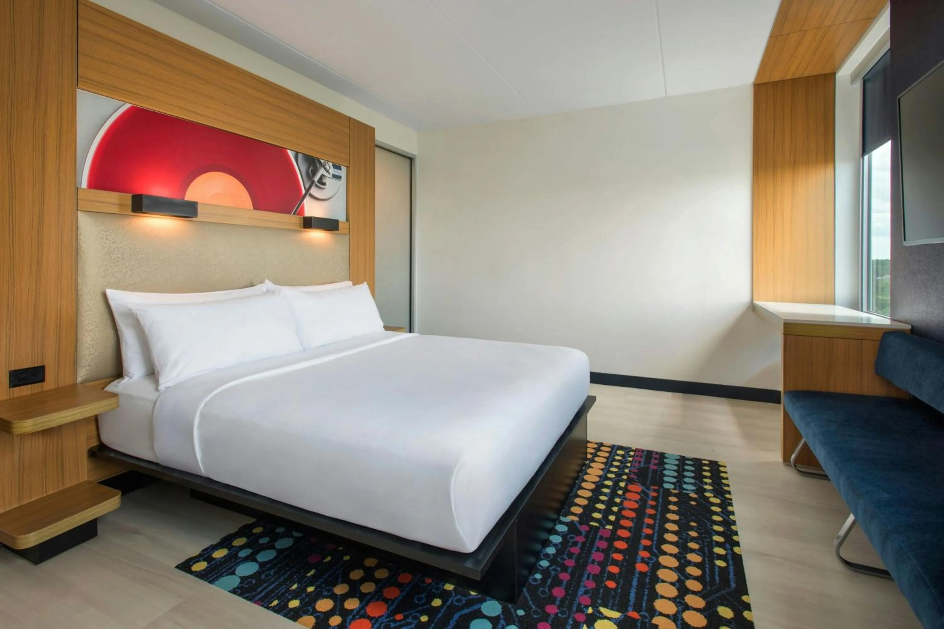 Photo of the whole room, Bed in Aloft Mount Laurel