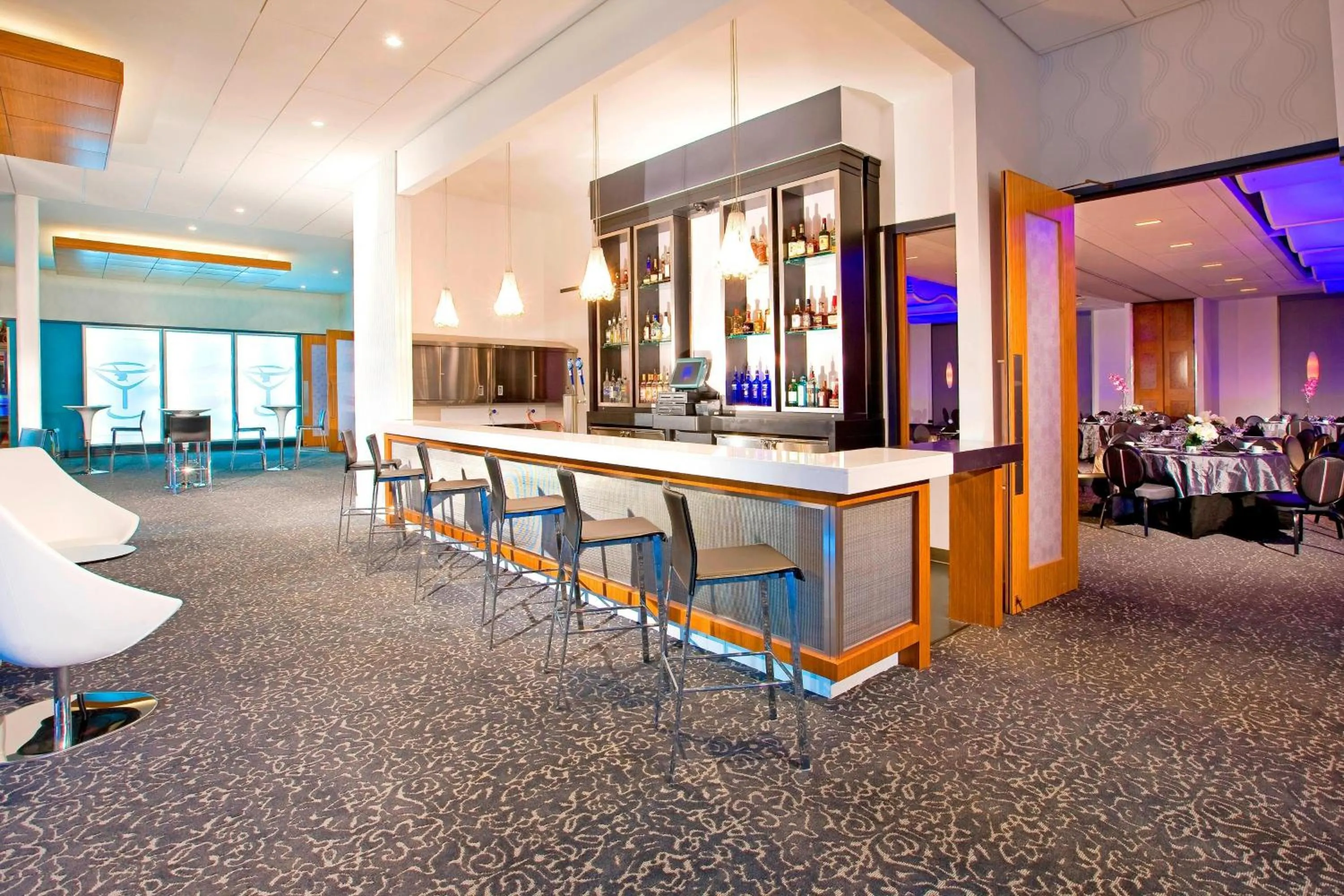 Lounge or bar in Aloft Mount Laurel