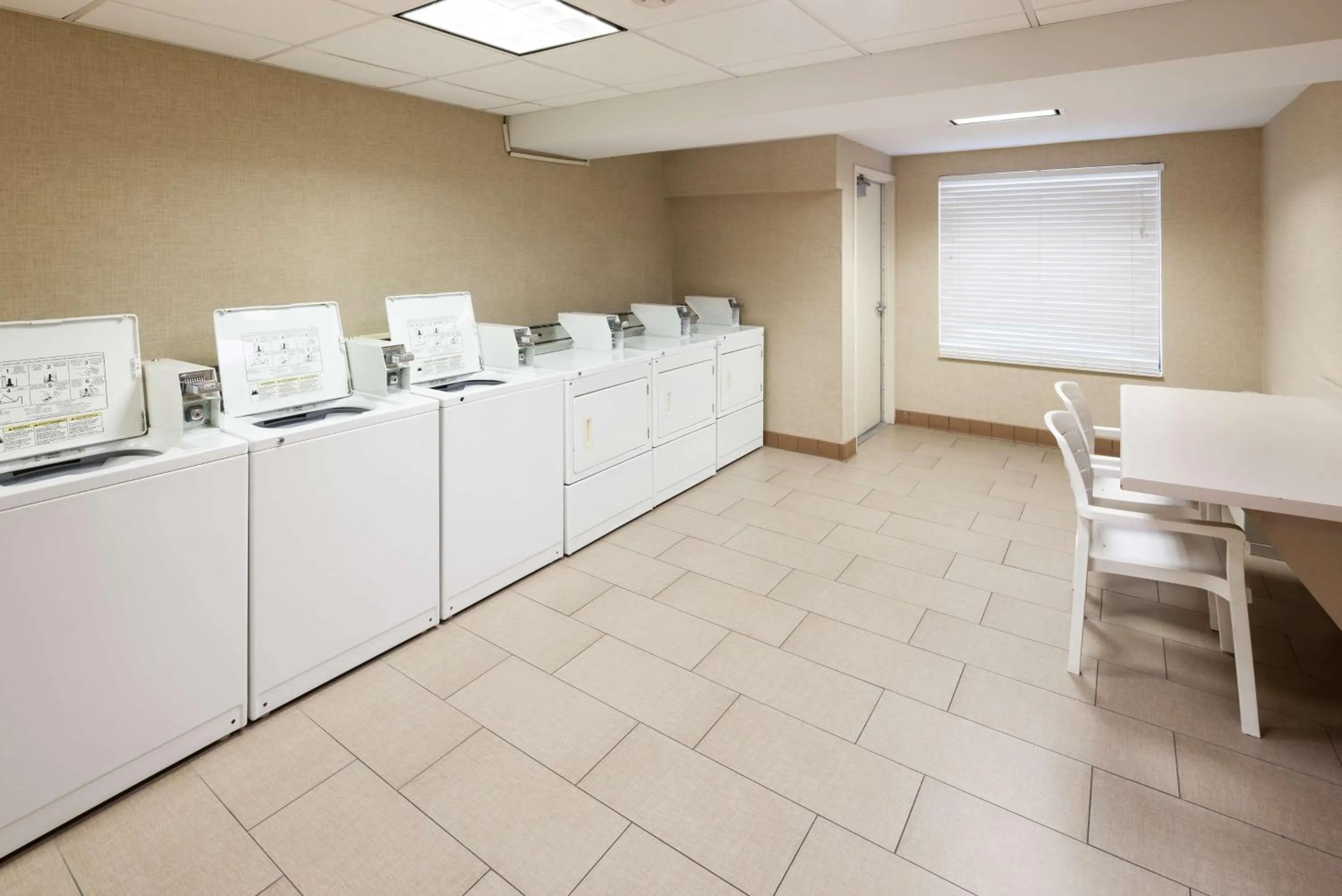 Property building in Hampton Inn St Louis- at the Arch