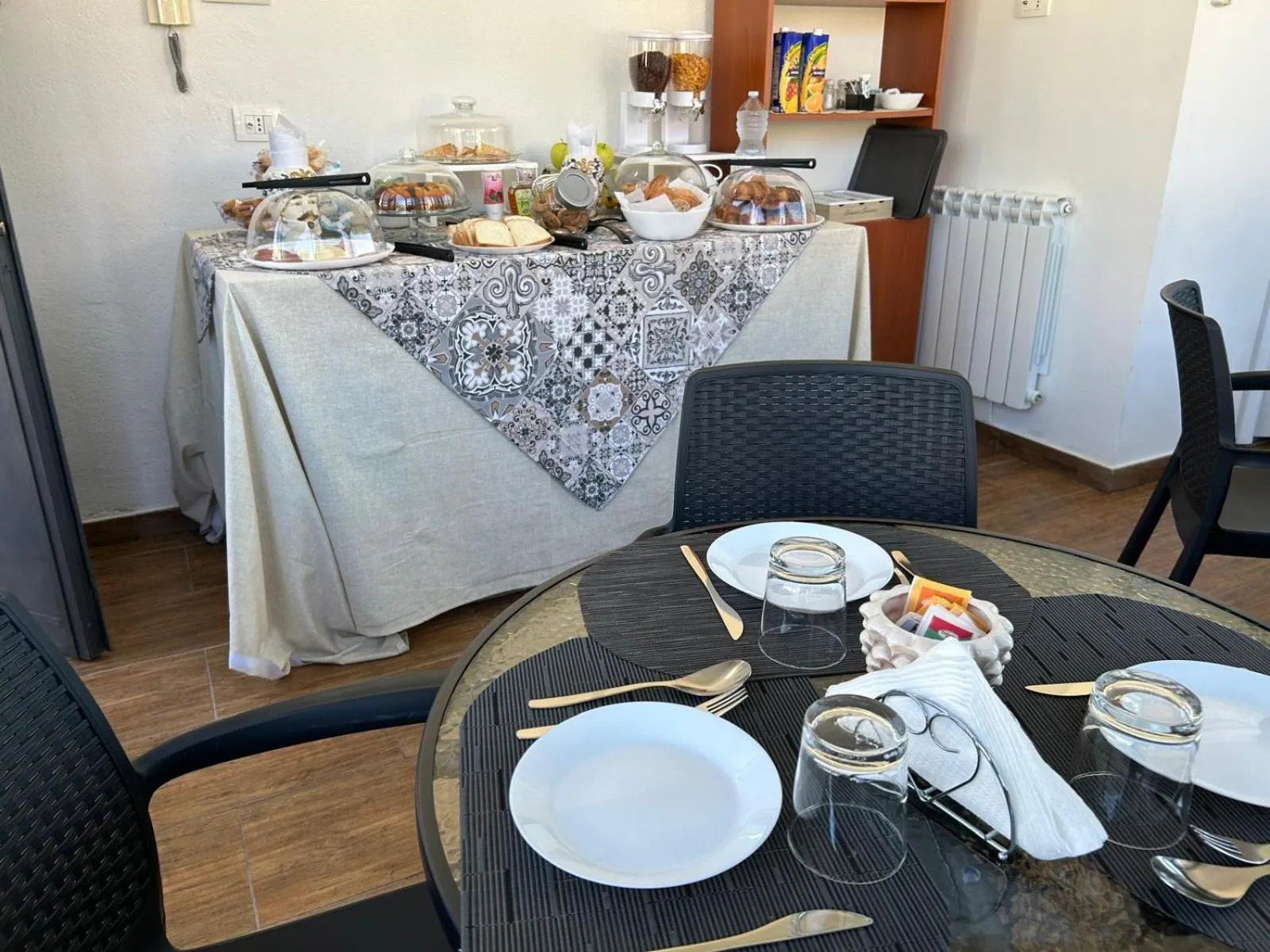 Coffee/tea facilities in B&B Villa Achibea