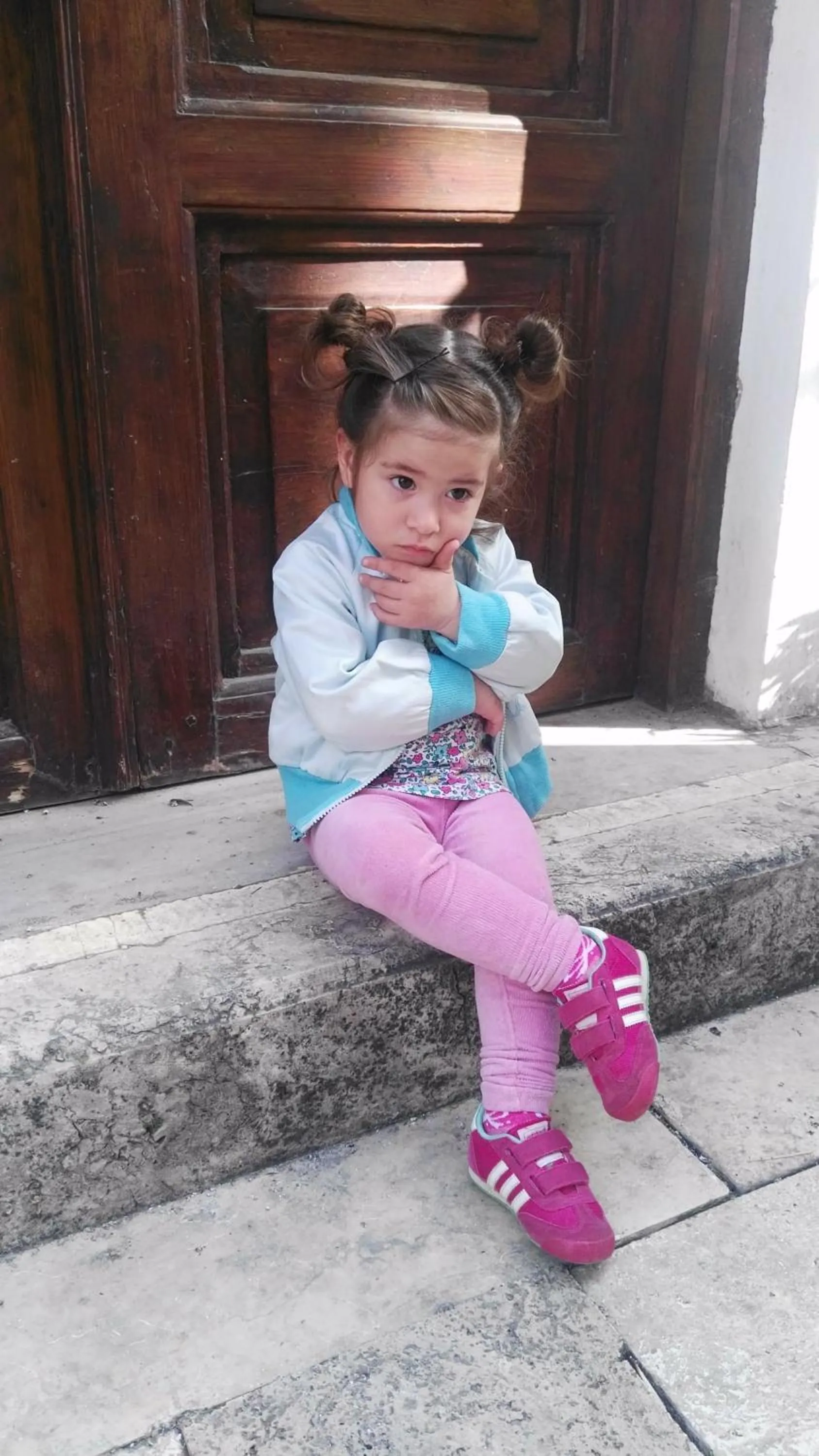 Family in Otel Wood House