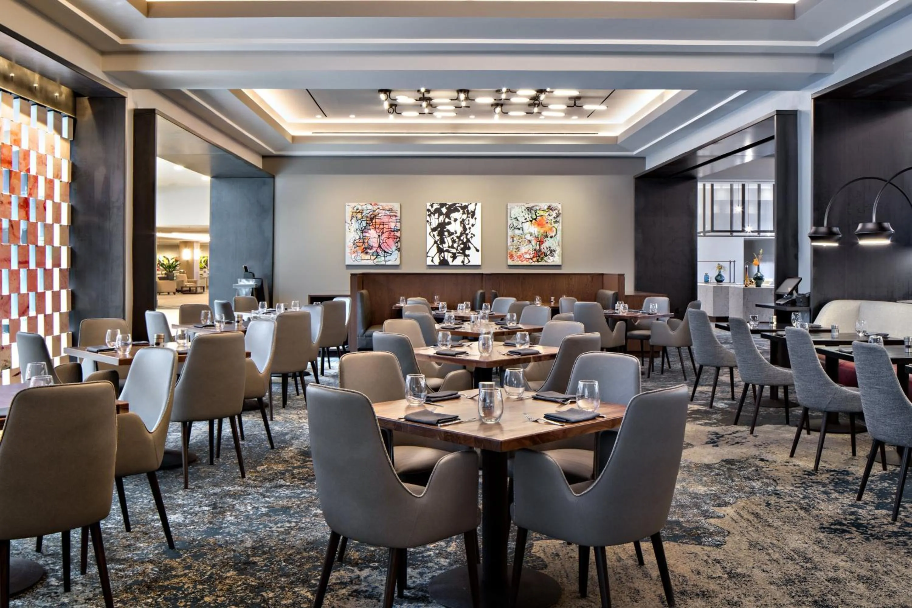 Restaurant/places to eat in Sheraton Dallas Hotel