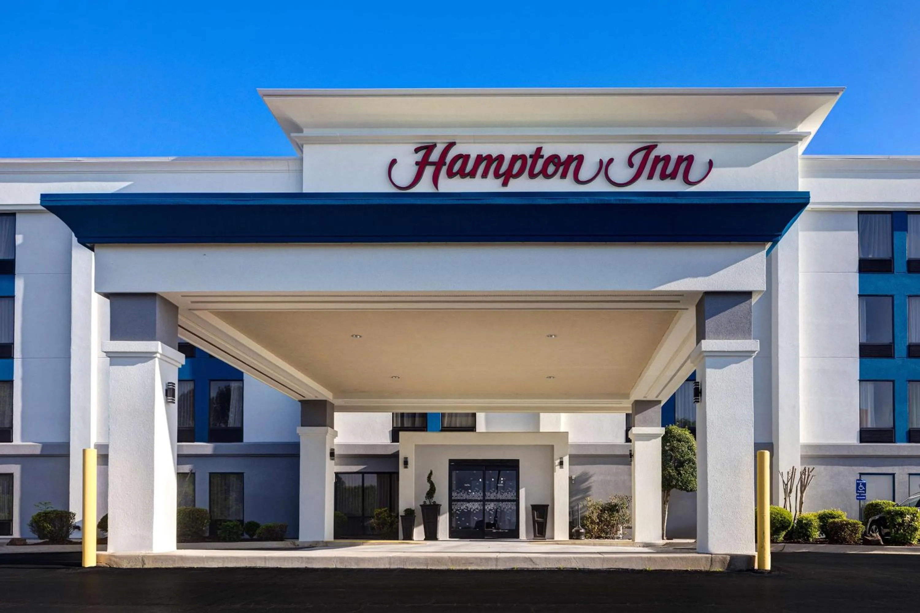 Property building in Hampton Inn by Hilton in Hot Springs, Arkansas