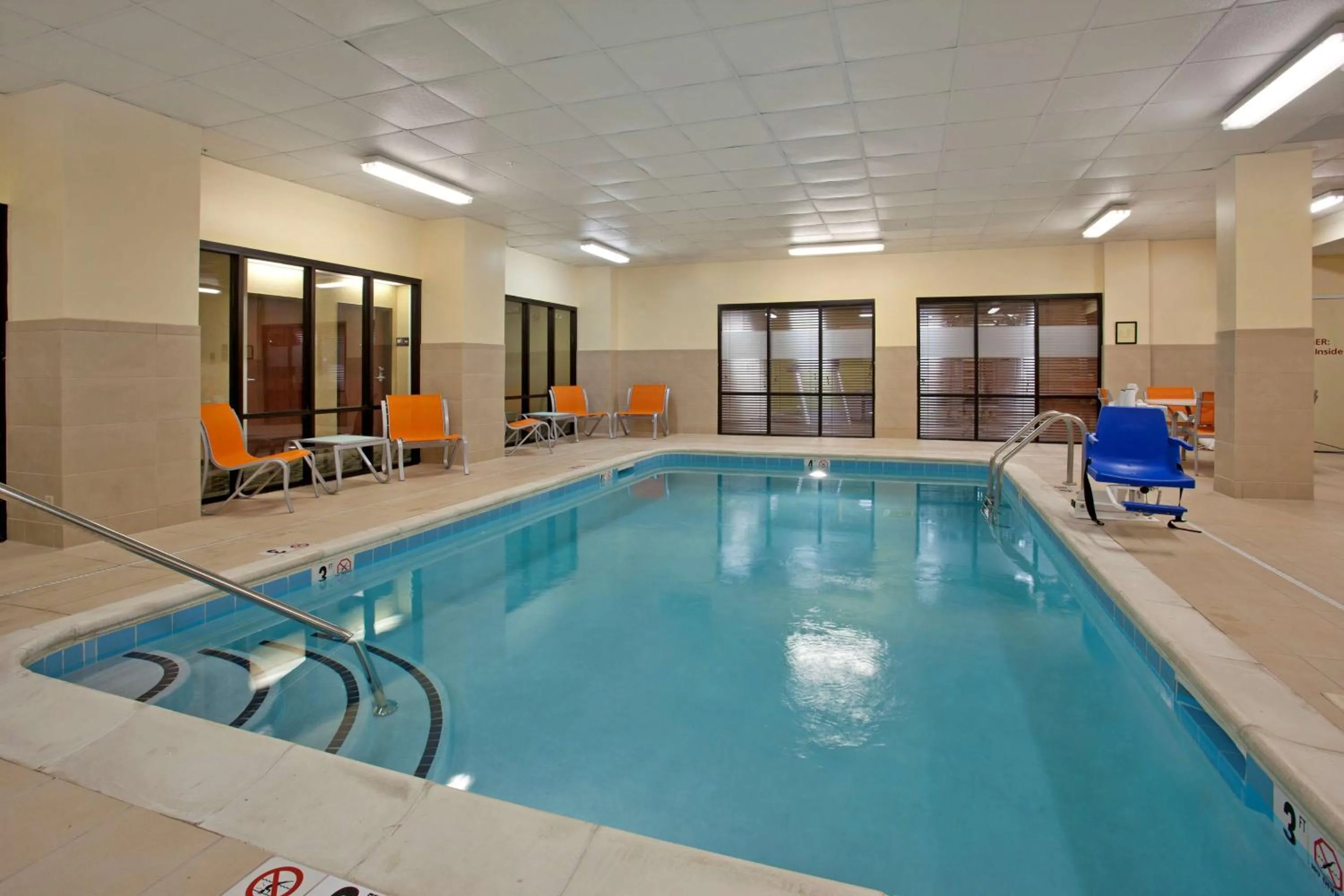 Pool view in Hampton Inn & Suites Nashville-Smyrna