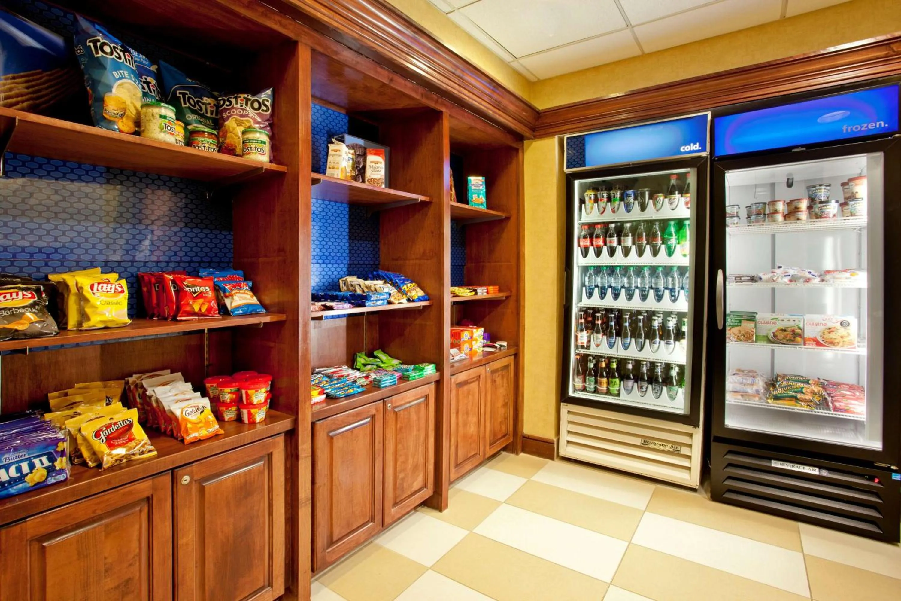 Restaurant/places to eat in Hampton Inn & Suites Nashville-Smyrna