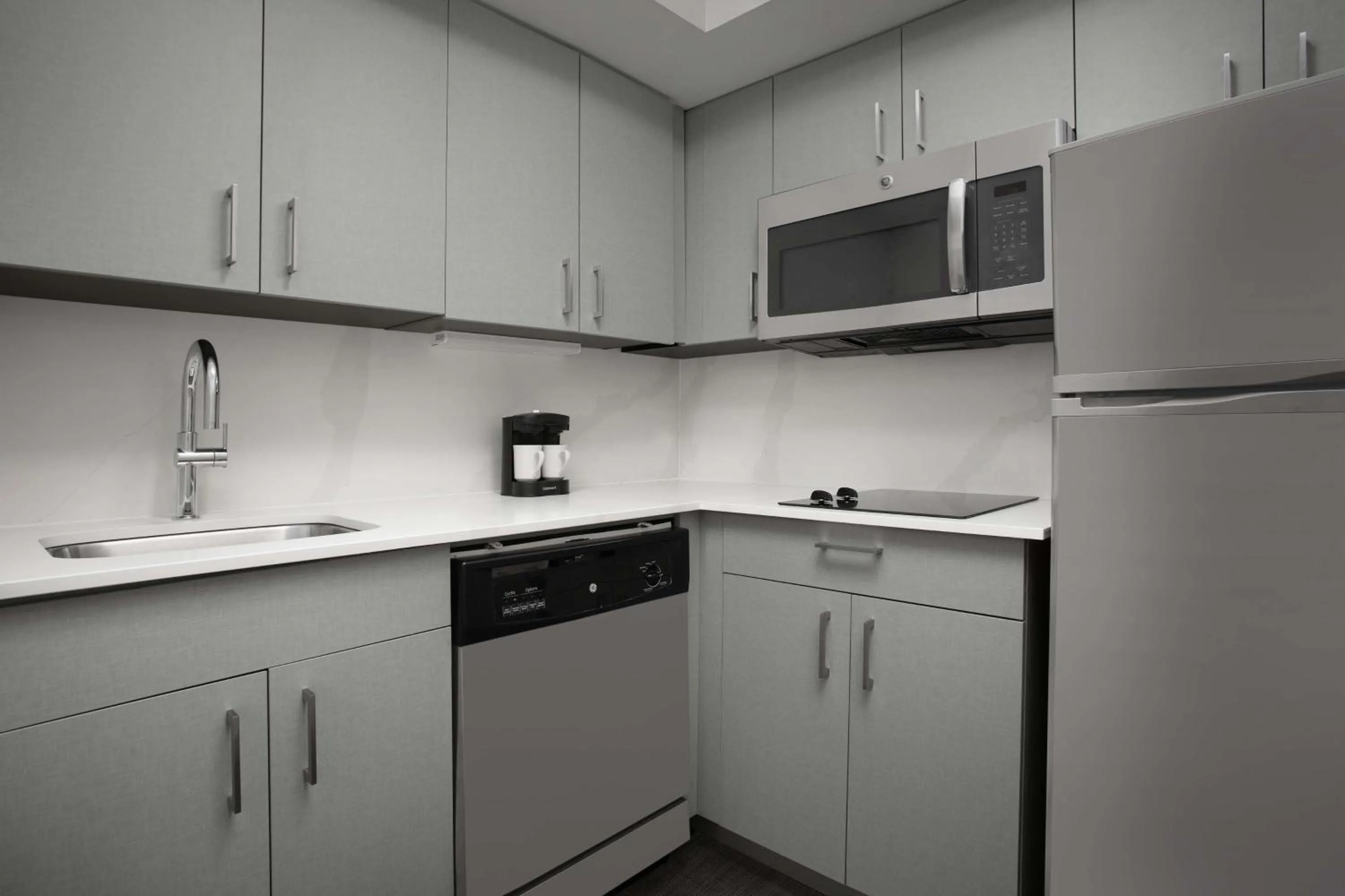 Kitchen or kitchenette in Homewood Suites by Hilton Alexandria