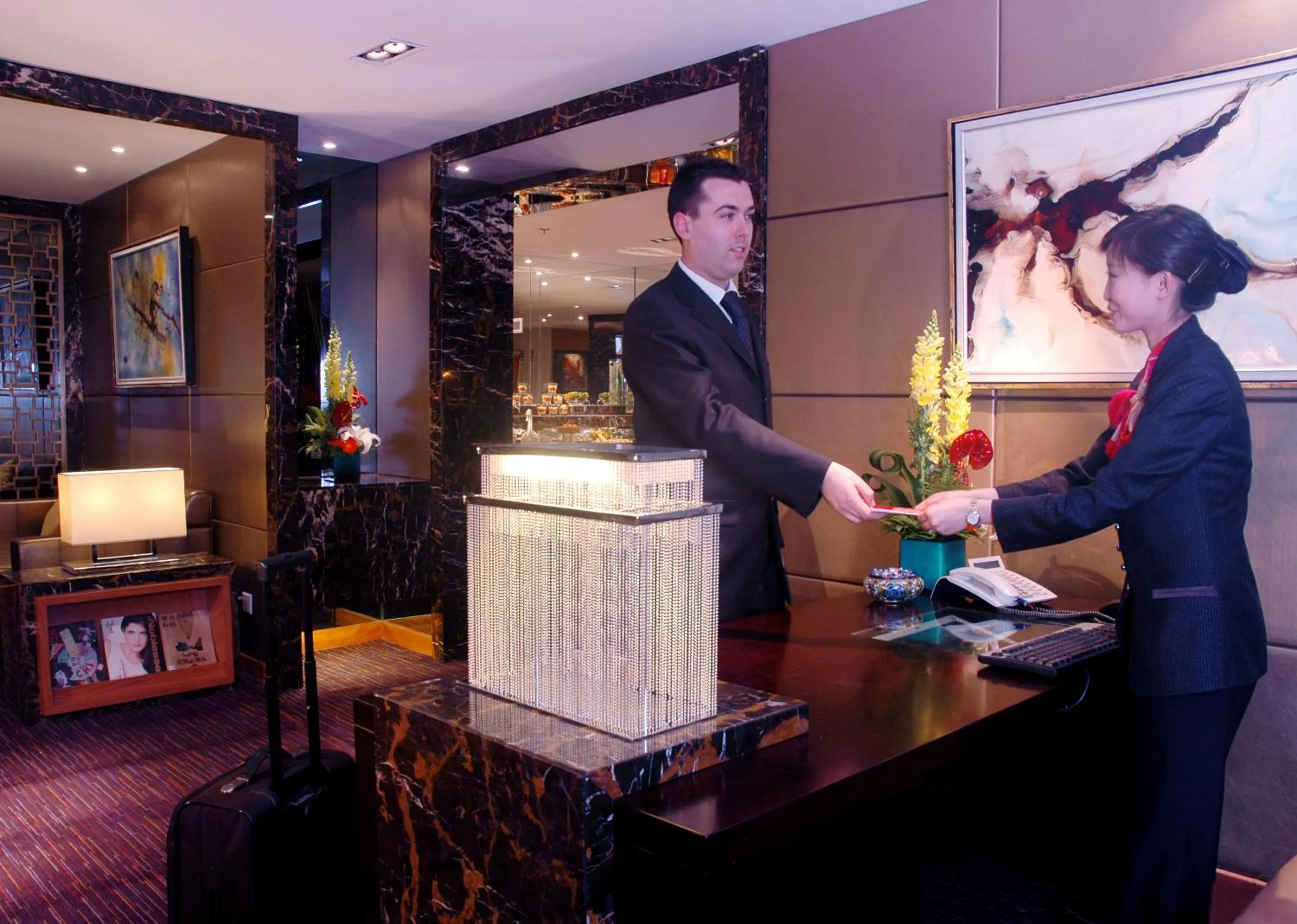 People in Jianguo Hotel