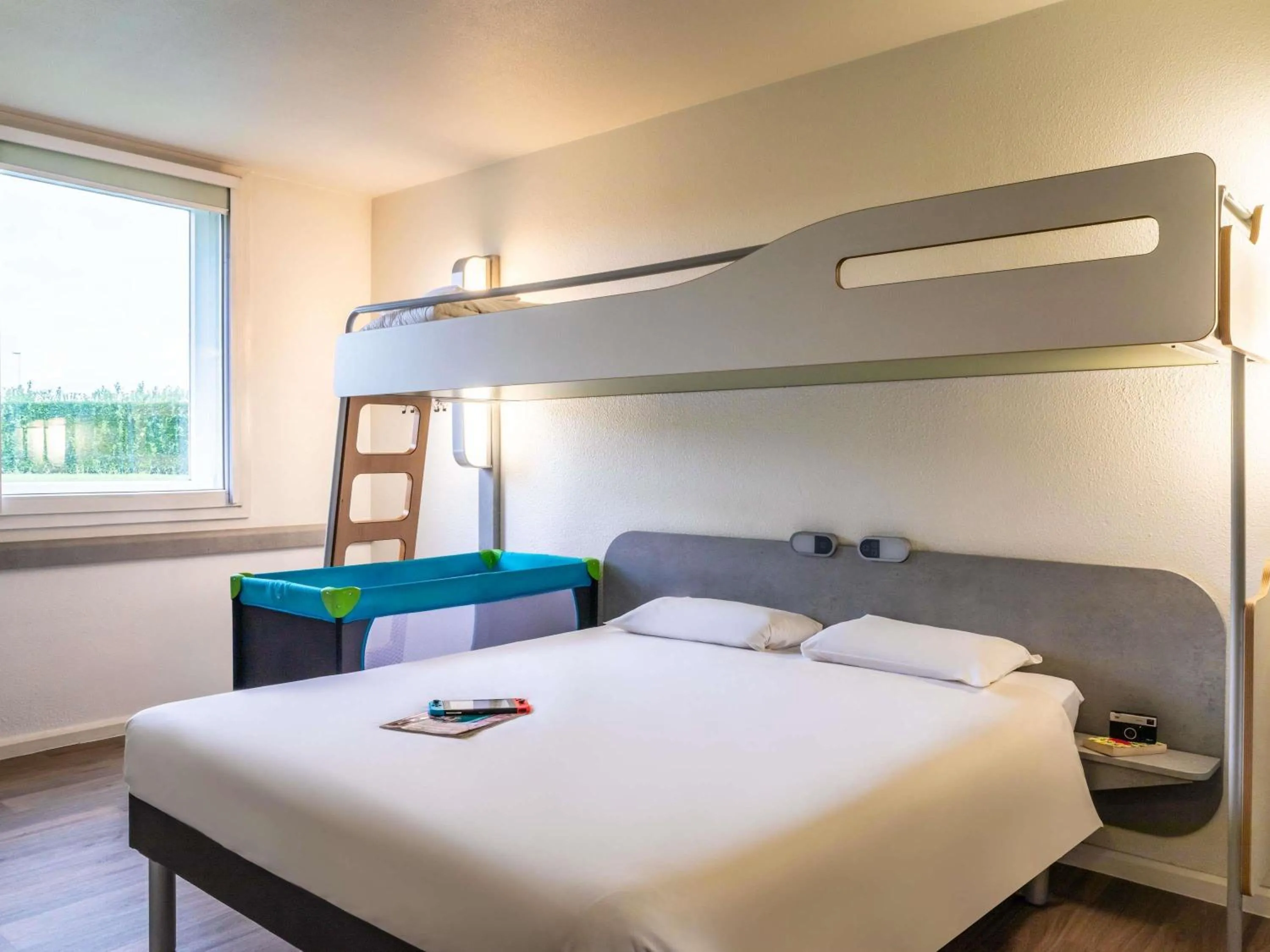 Bedroom, Bed in ibis budget Roissy CDG Paris Nord 2
