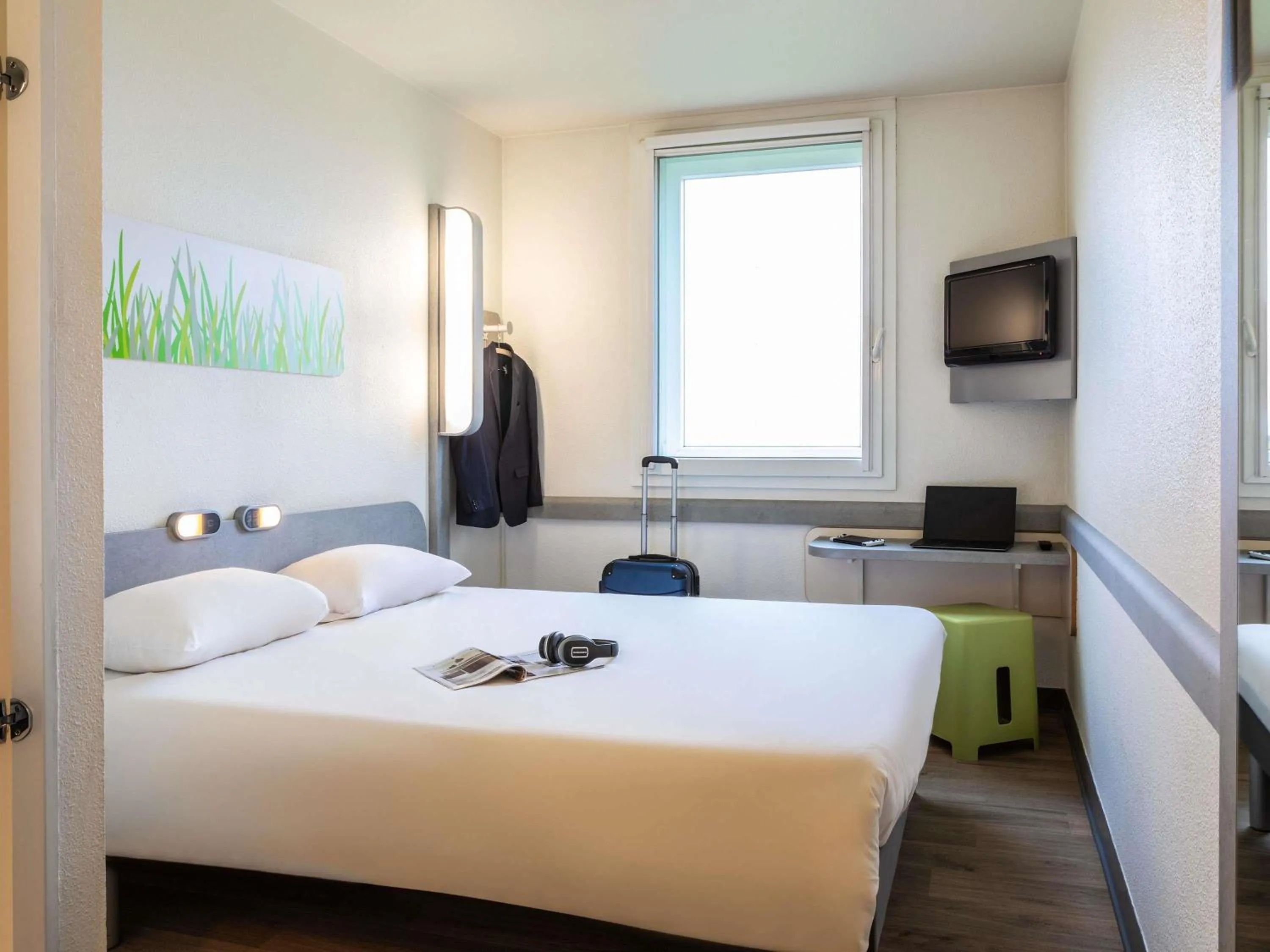 Bedroom, Bed in ibis budget Roissy CDG Paris Nord 2