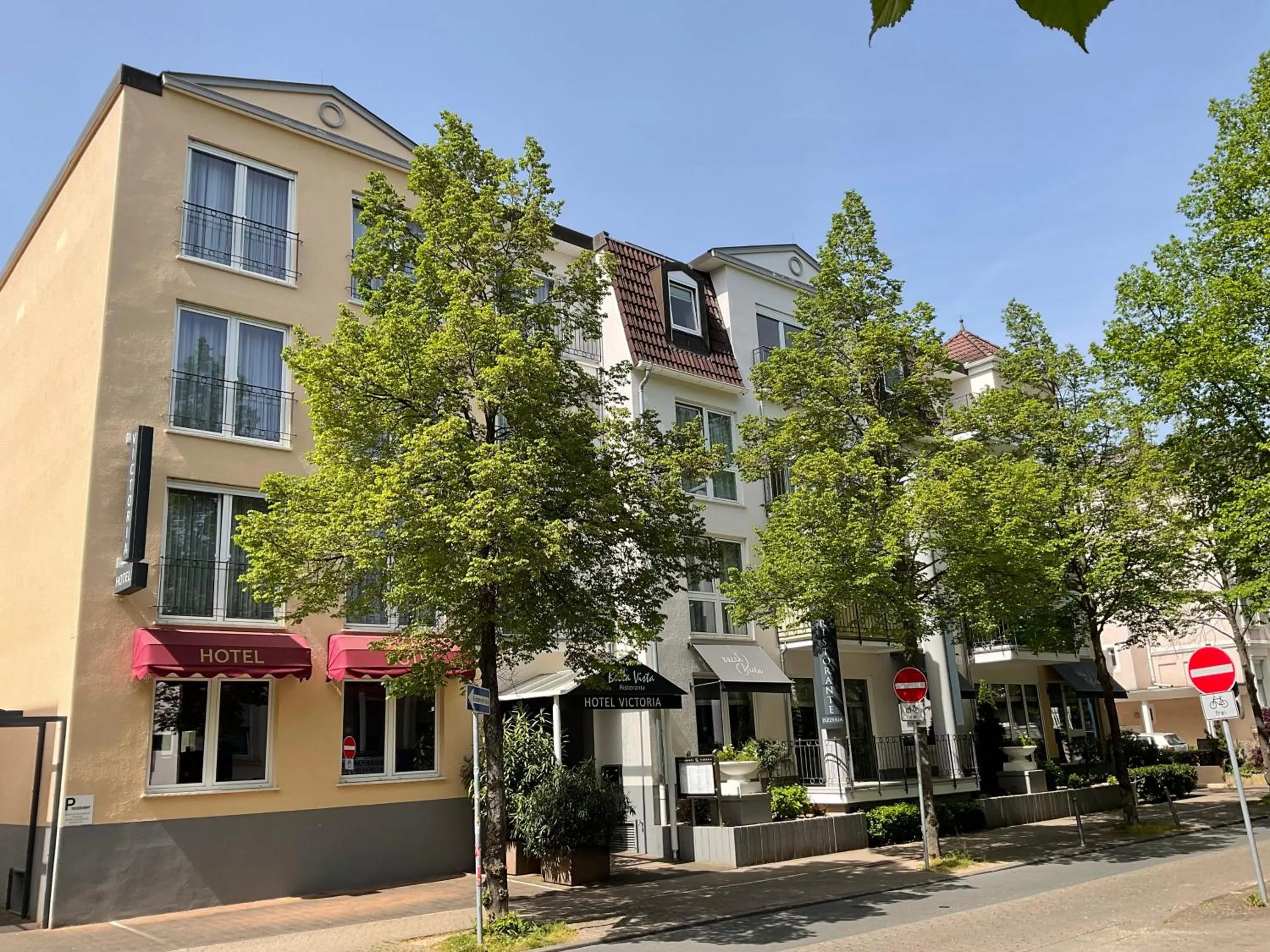 Property building in Hotel Victoria