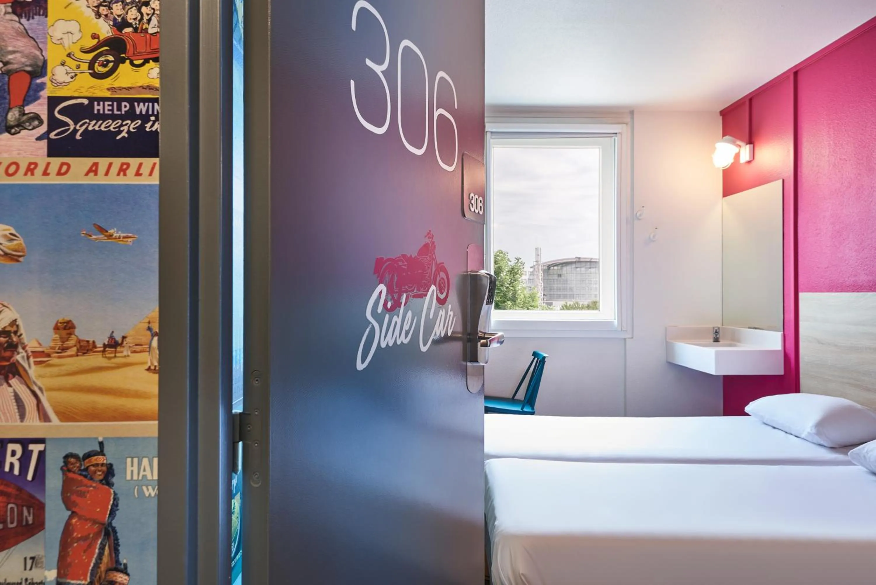 Bedroom, Bed in hotelF1 Roissy CDG Pn2