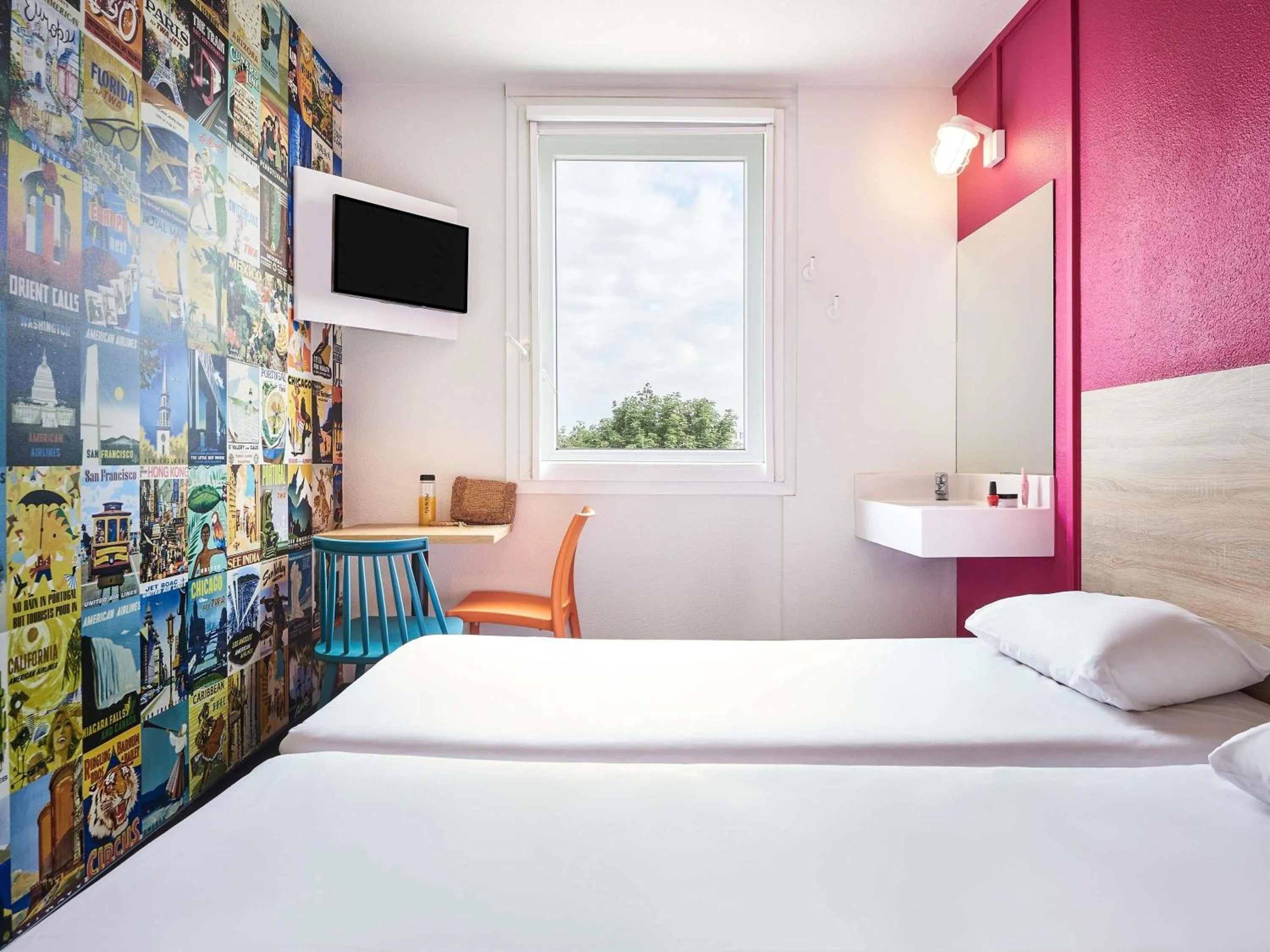 Bedroom, Bed in hotelF1 Roissy CDG Pn2