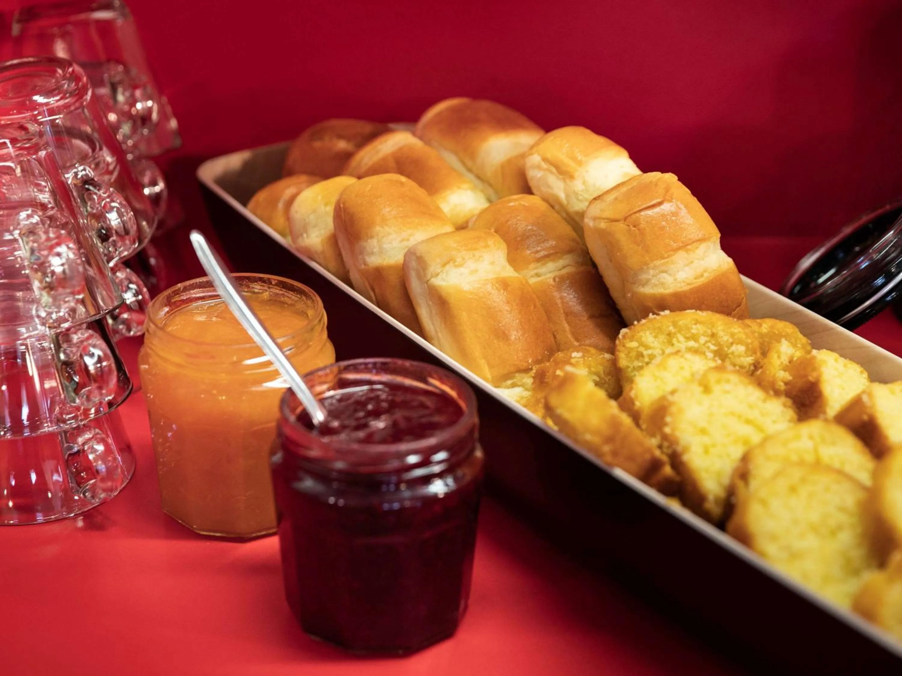 Restaurant/places to eat in hotelF1 Roissy CDG Pn2