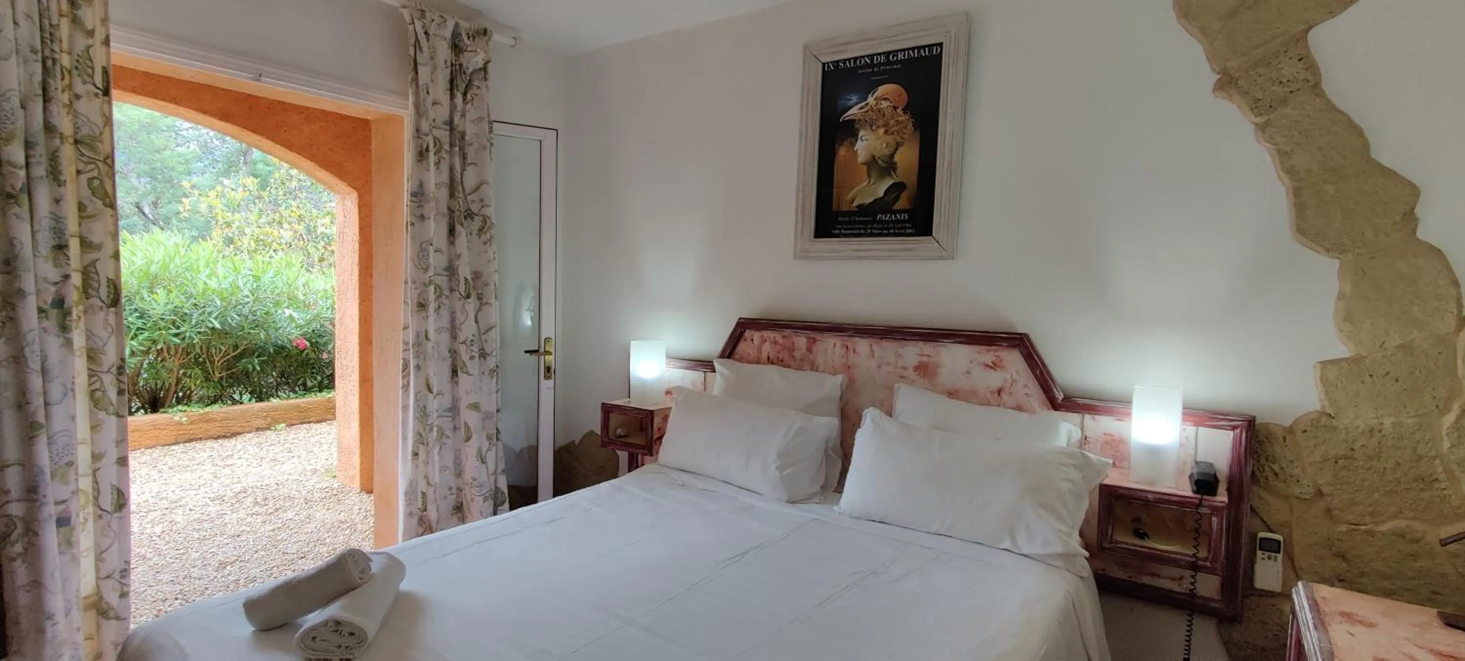 View (from property/room) in Athénopolis