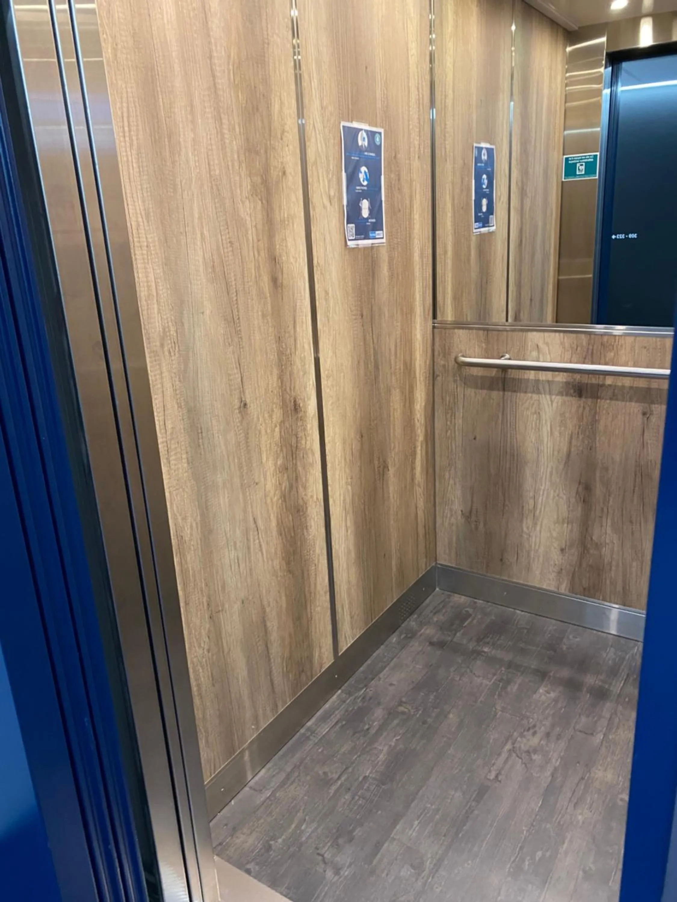 Property building in Kyriad Direct - Bourg les Valence