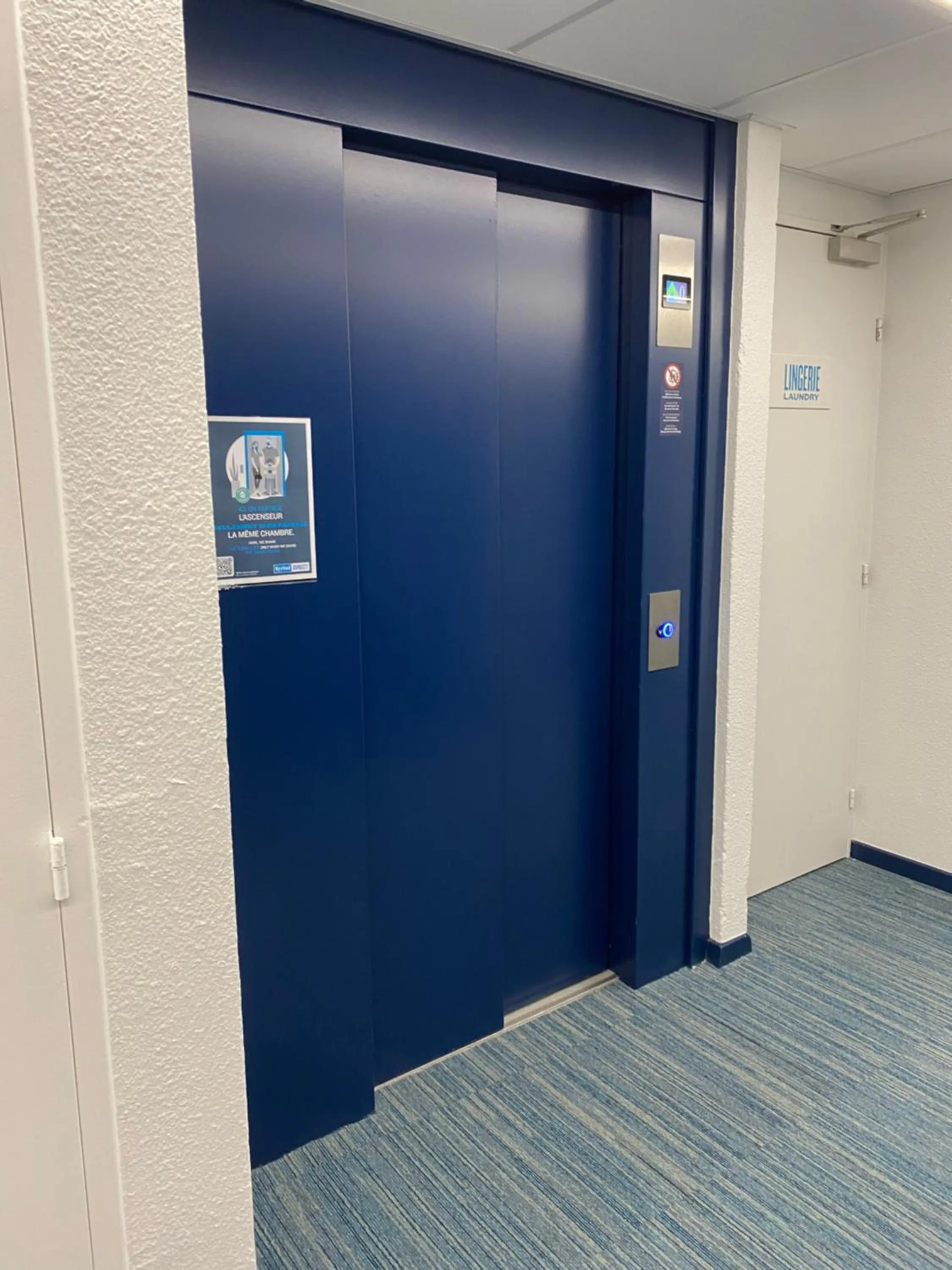 Property building in Kyriad Direct - Bourg les Valence