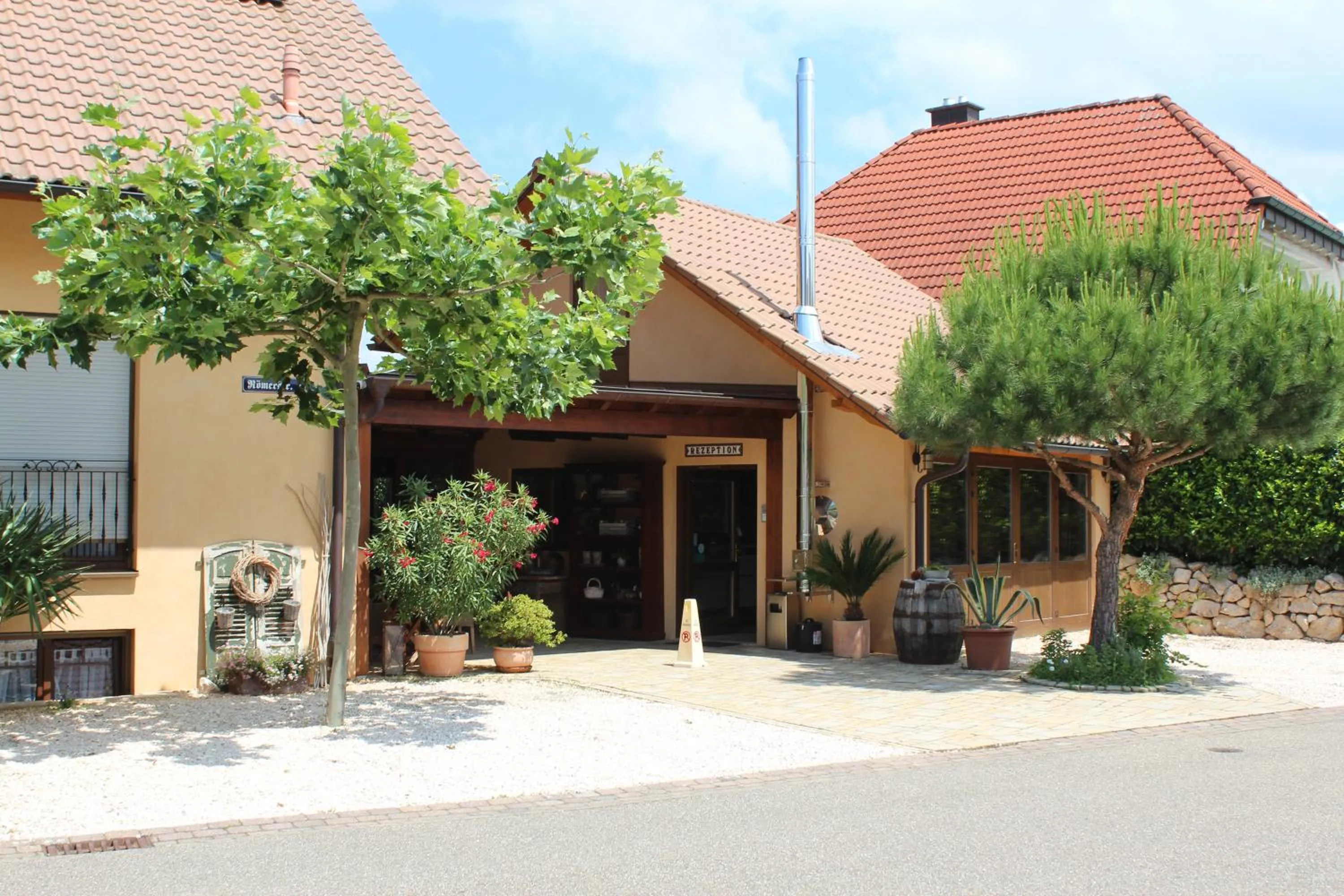 Facade/entrance in Pension Vanii, Apartments