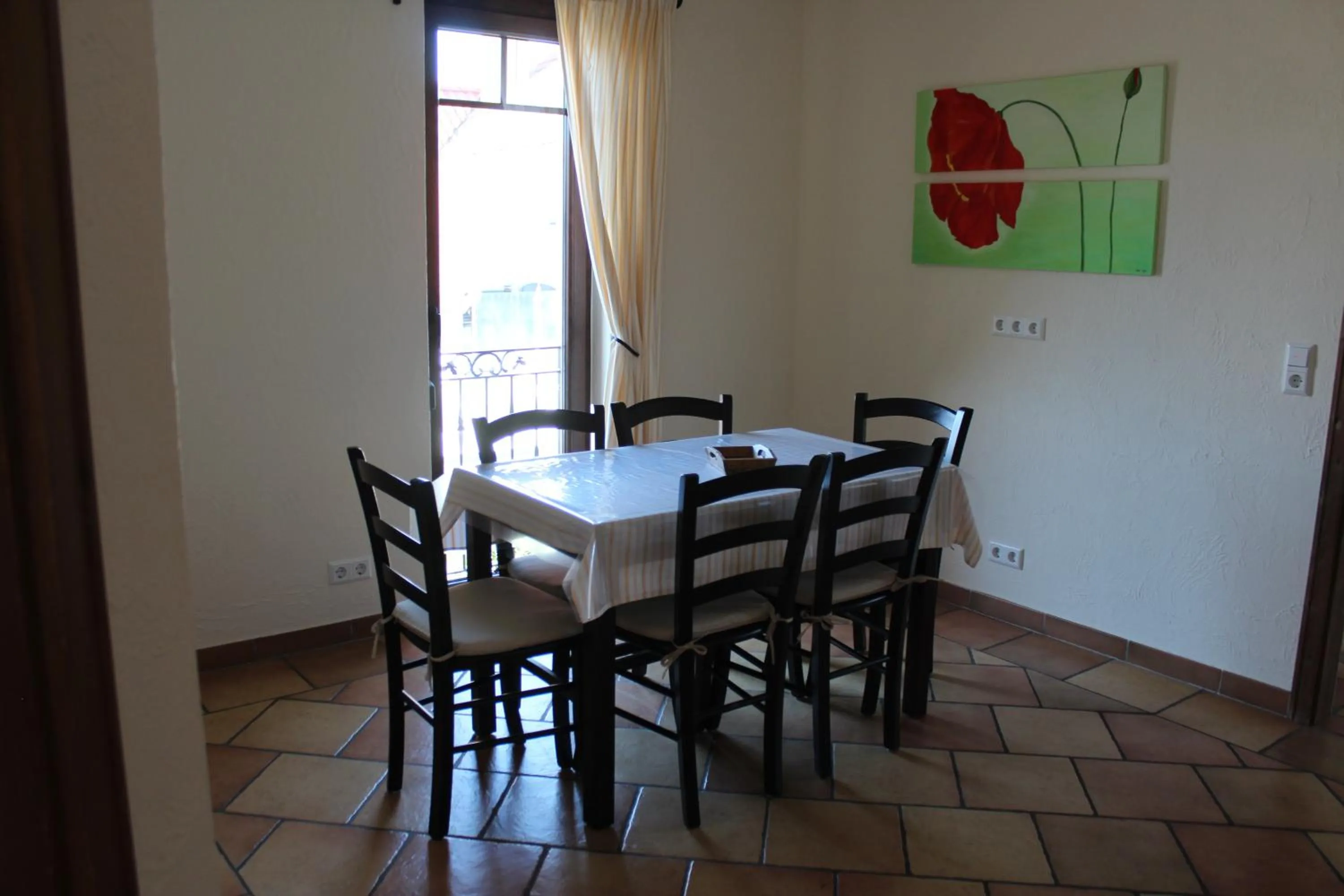 Dining area in Pension Vanii, Apartments