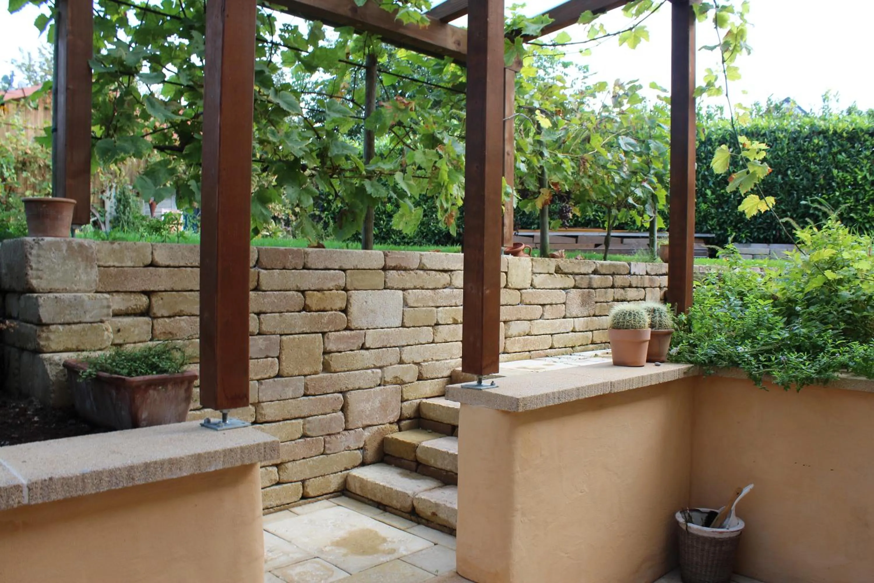 Garden in Pension Vanii, Apartments