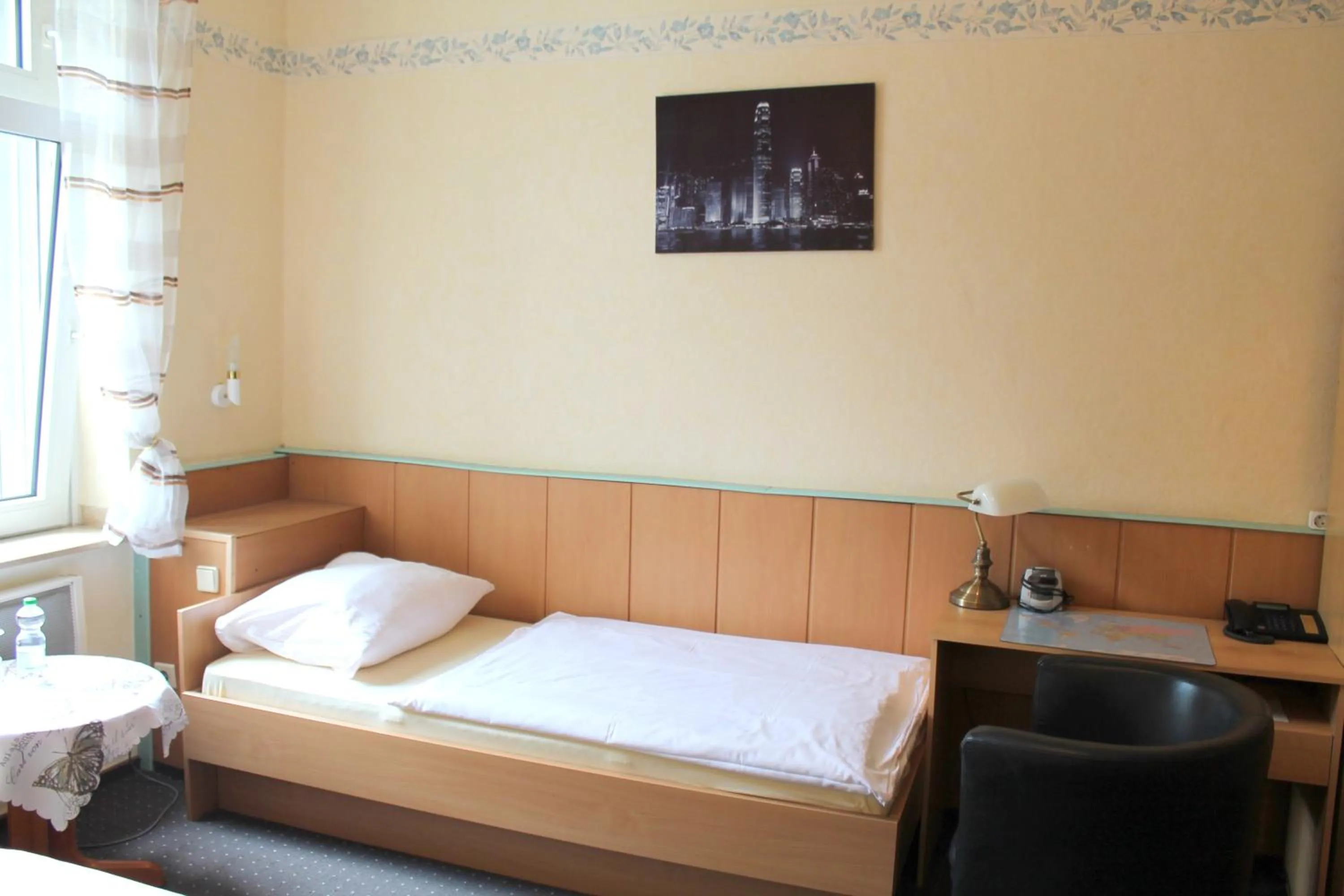 Photo of the whole room, Bed in TM Hotel Essen