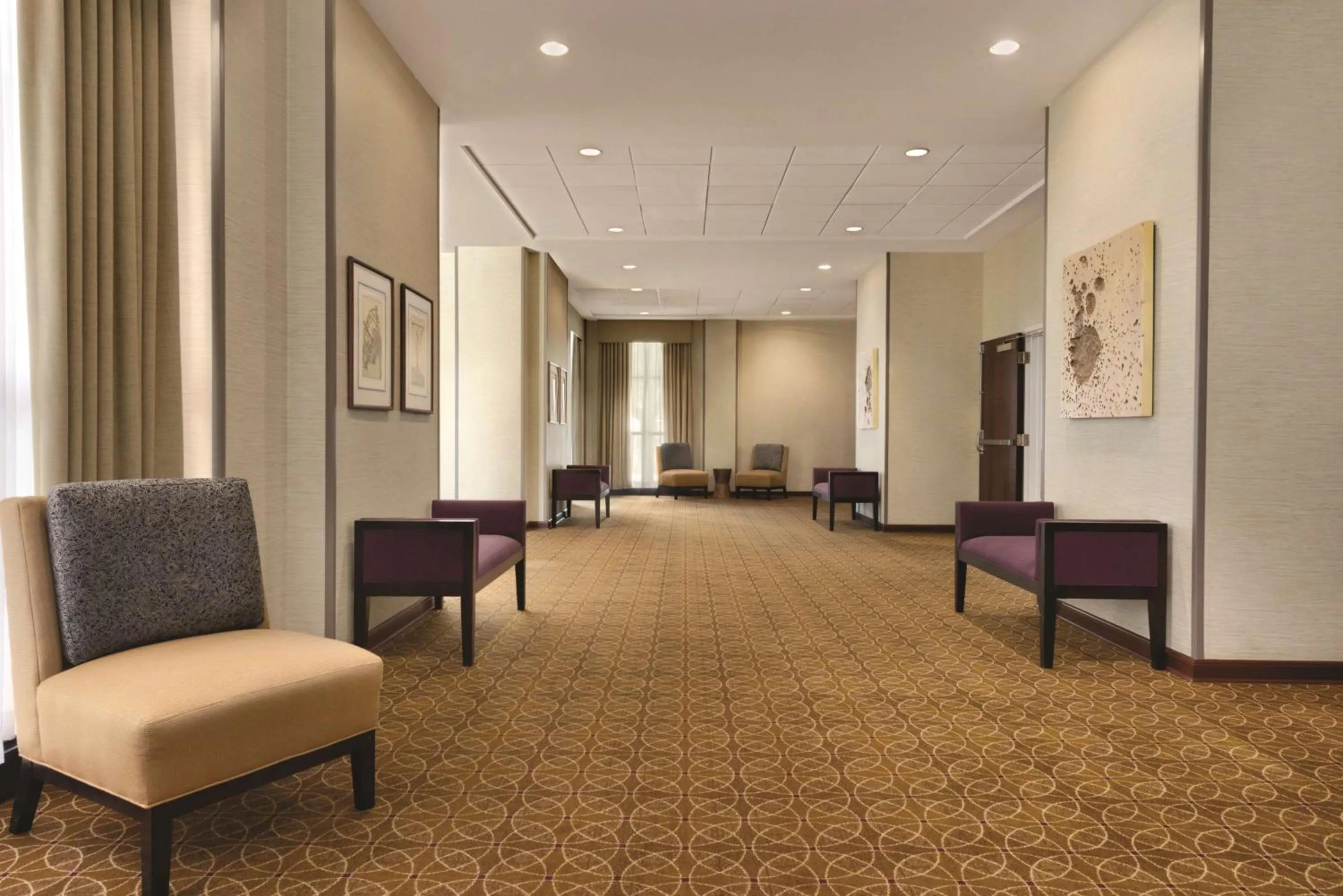 Meeting/conference room in DoubleTree by Hilton Milwaukee/Brookfield