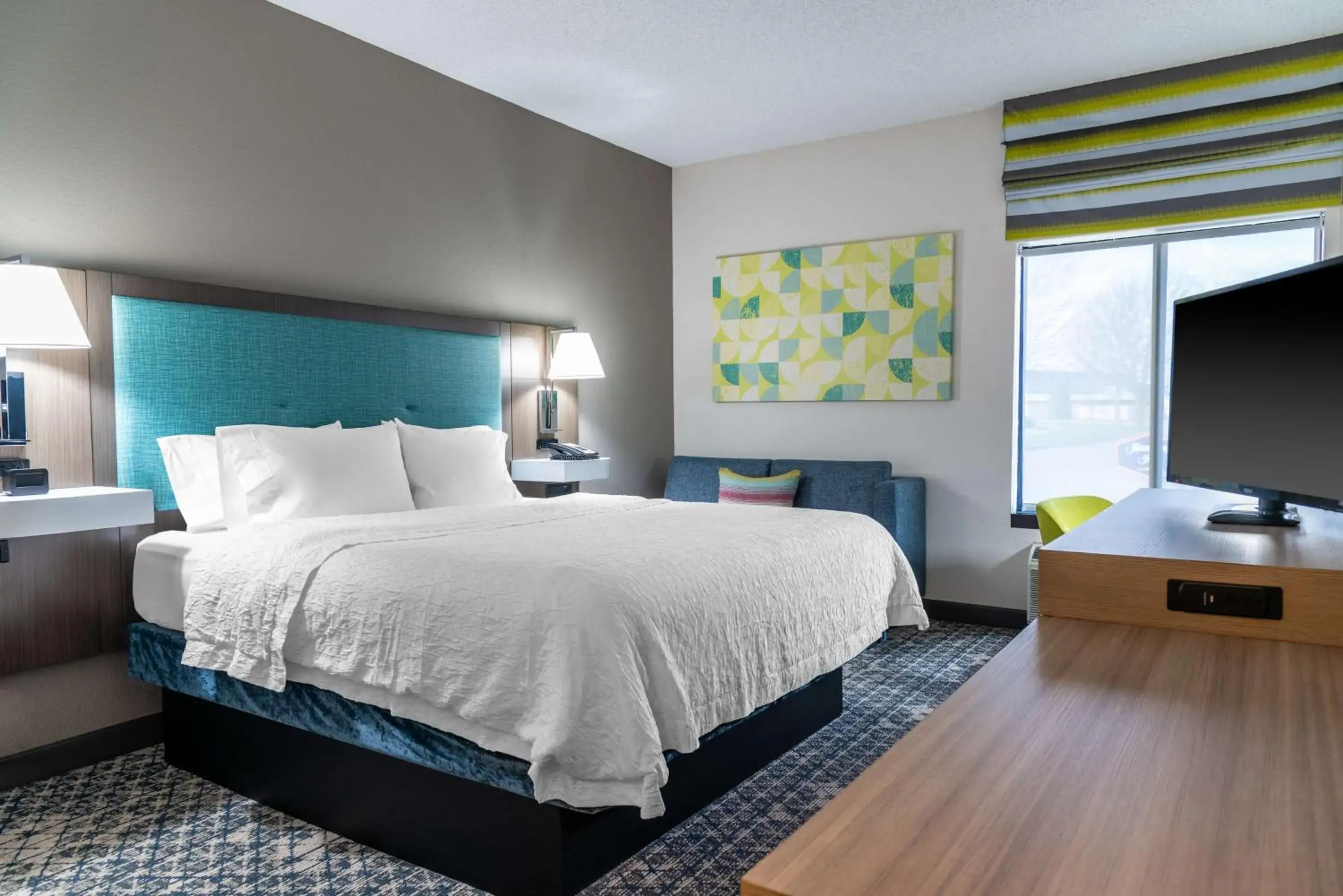 King Room with King Bed - Non-Smoking in Hampton Inn Kansas City-Lee's Summit King Room with King Bed - Non-Smoking in Hampton Inn Kansas City-Lee's Summit