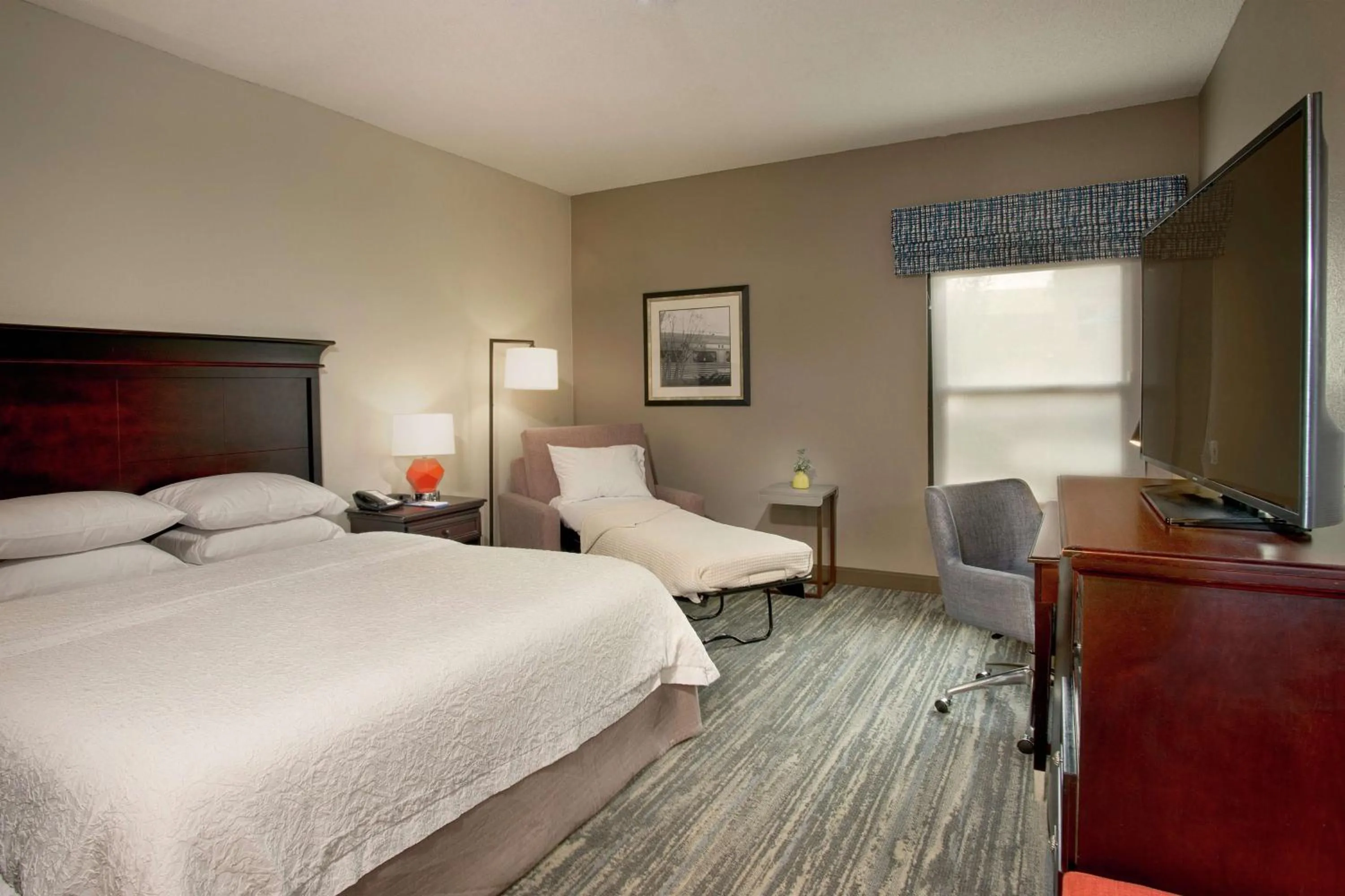 Bedroom, Bed in Hampton Inn Memphis/Collierville