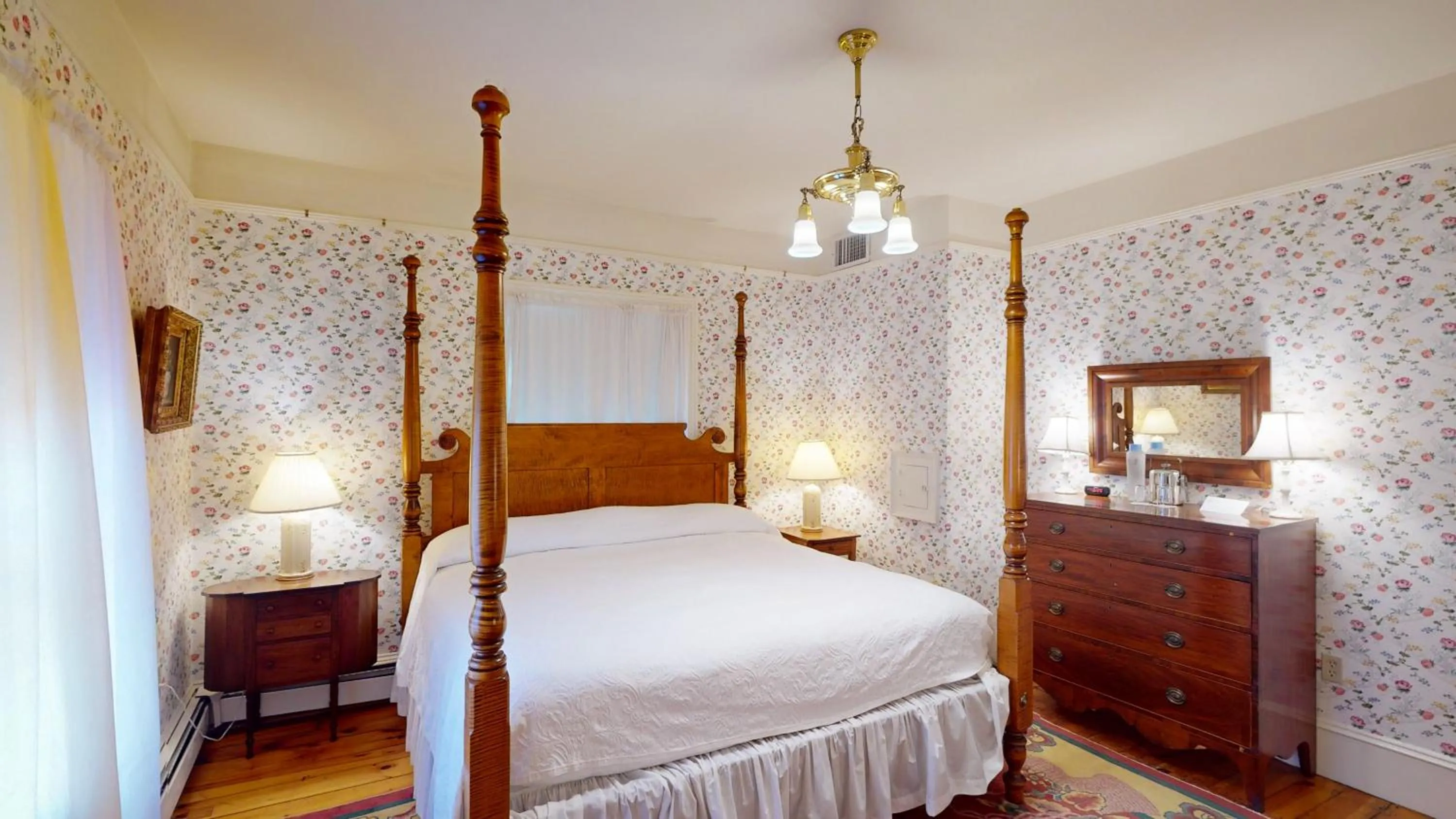 Queen Village Suite in The Red Lion Inn