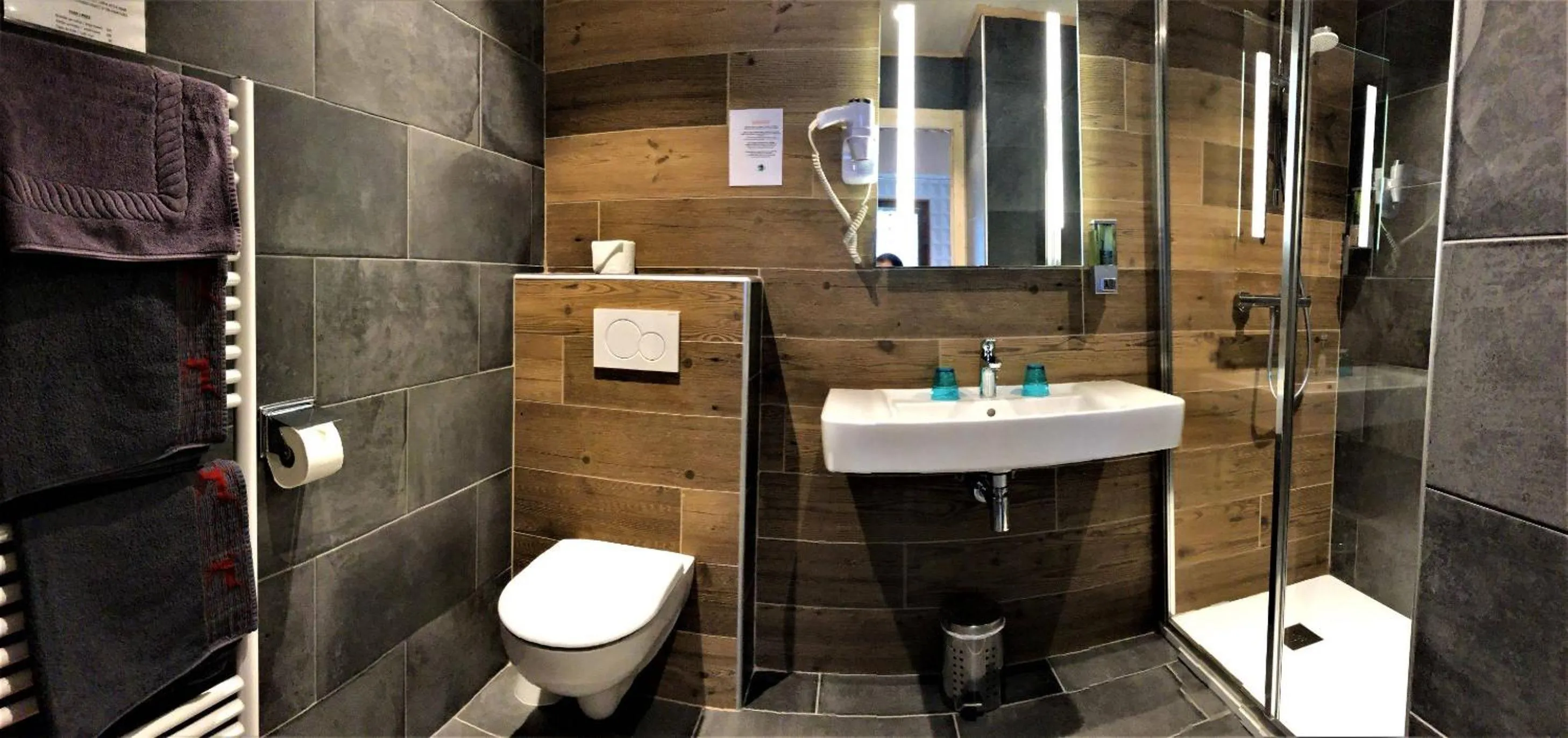 Bathroom in Hotel Le Soly