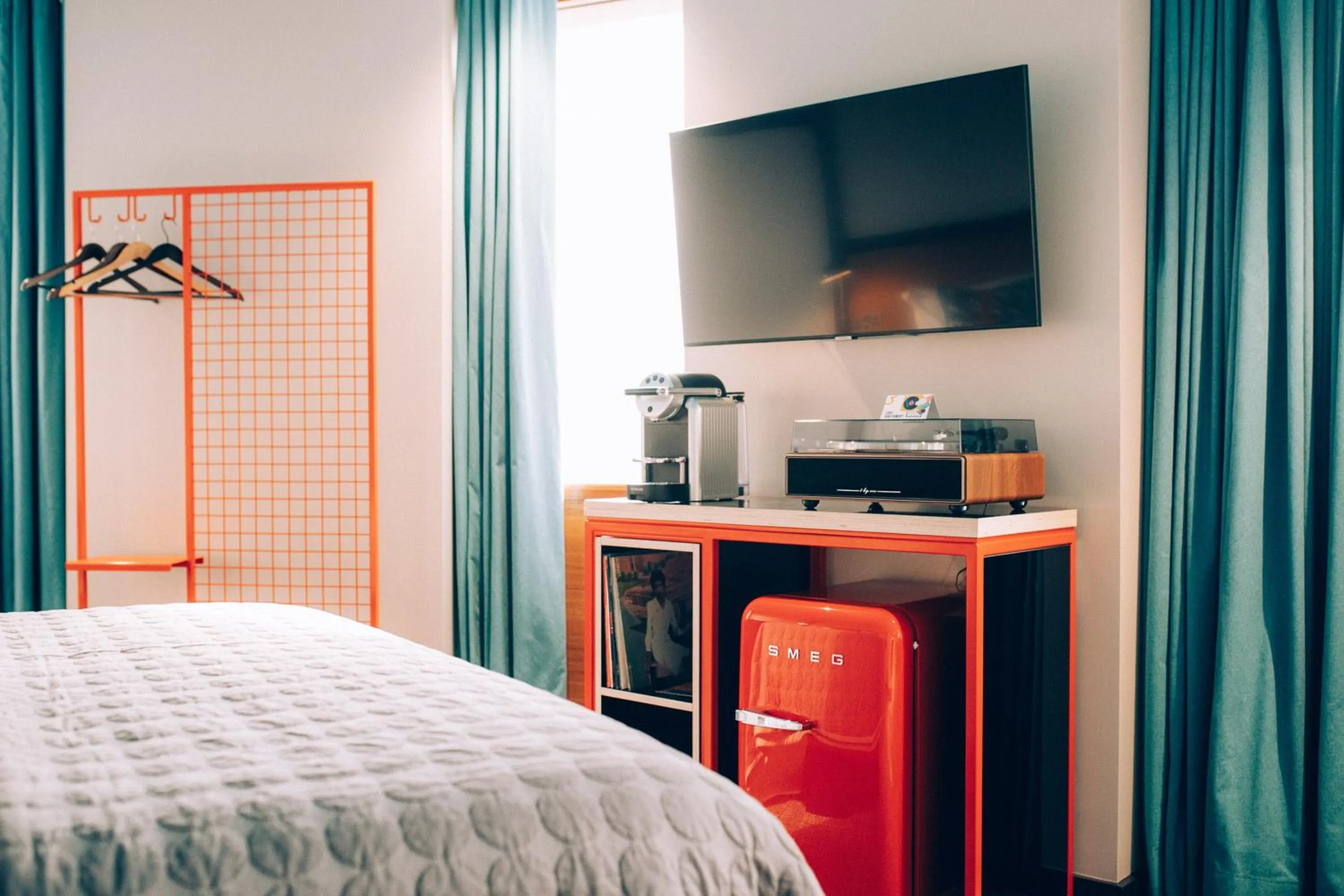 Bed in Bullitt Hotel