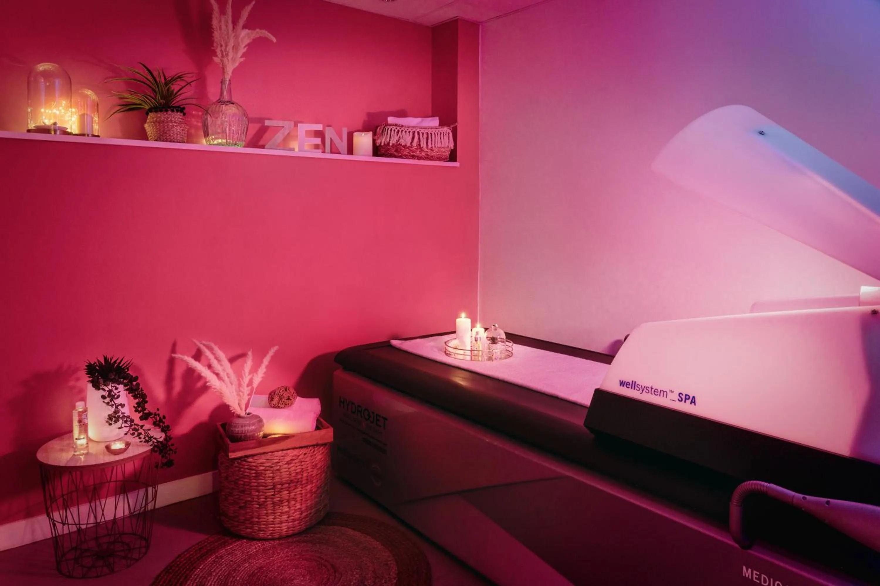 Massage in Hôtel la Baie Valdys Resort & SPA