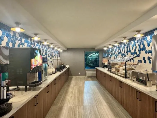 Breakfast in La Quinta Inn by Wyndham Orlando International Drive North