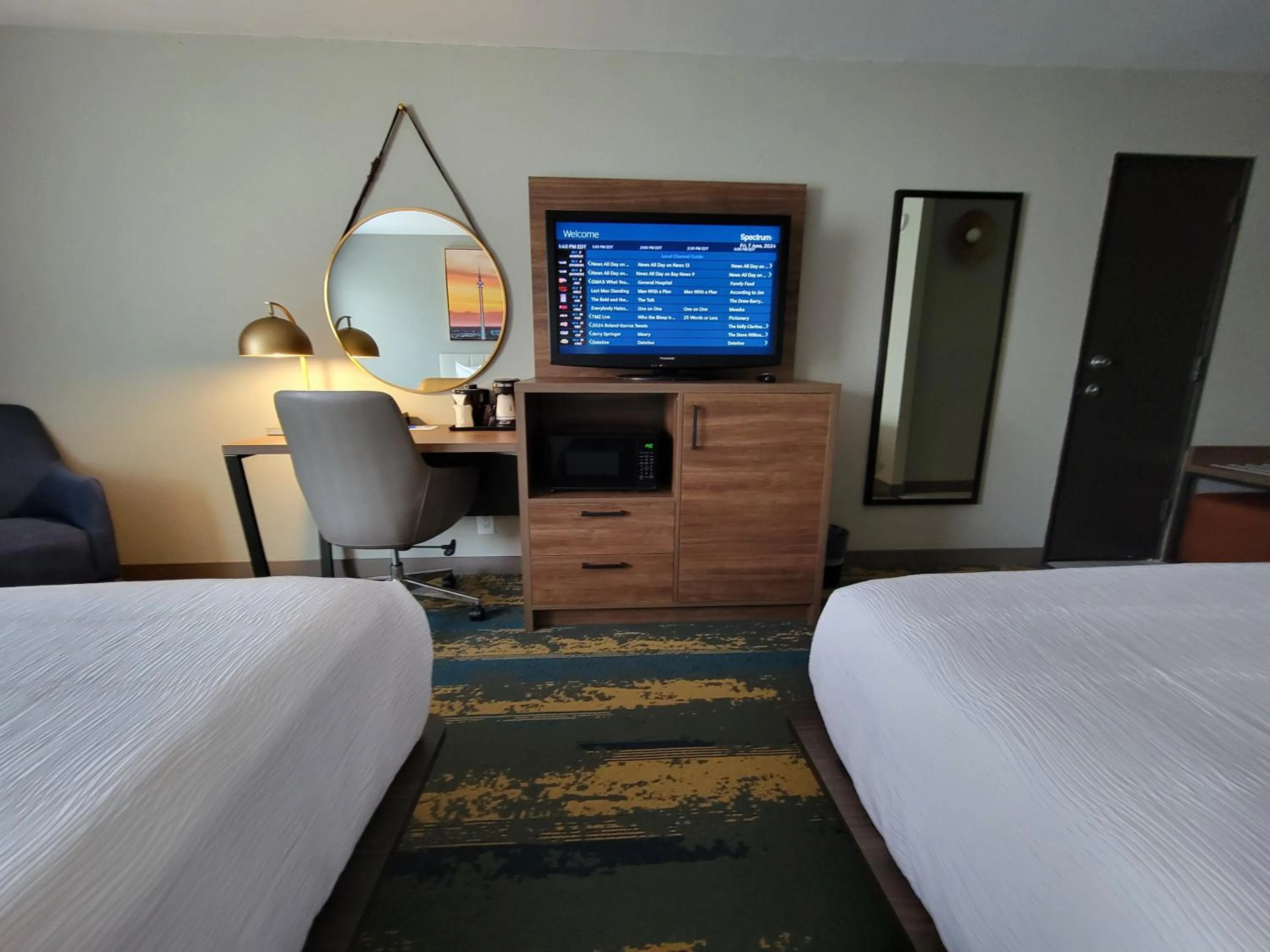 Bed in La Quinta Inn by Wyndham Orlando International Drive North