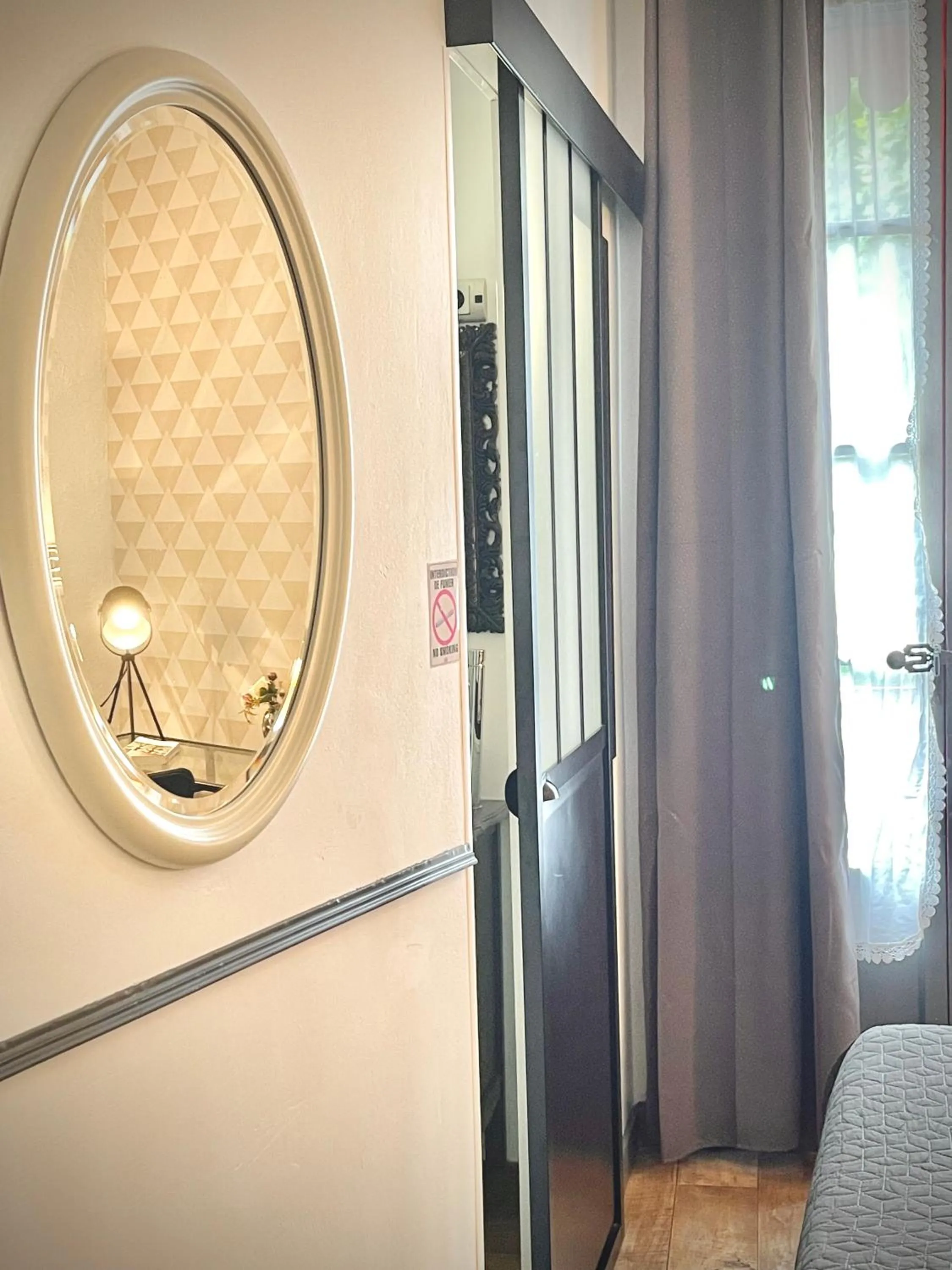 Shower in Hôtel Paul Riquet