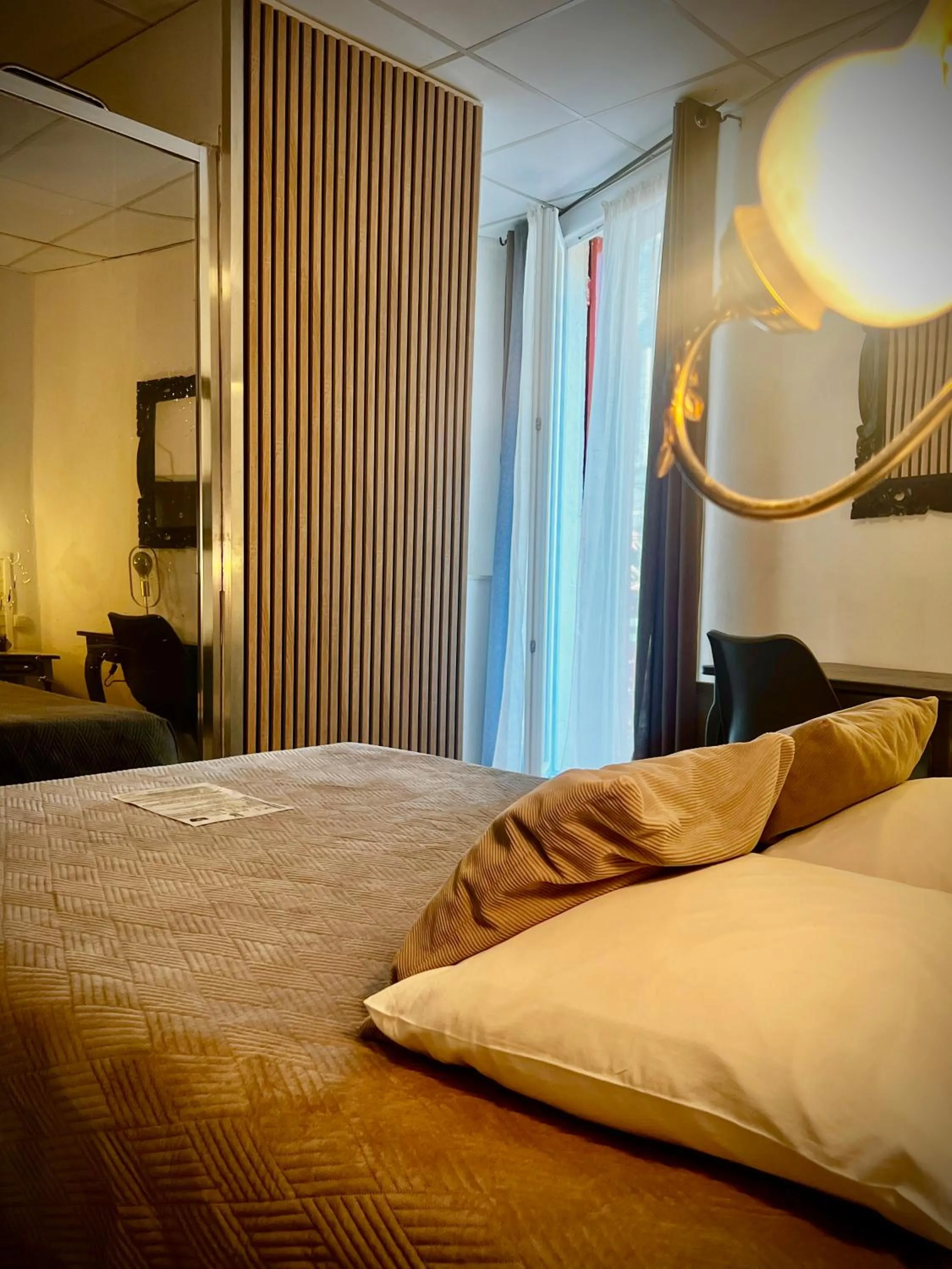 Photo of the whole room, Bed in Hôtel Paul Riquet