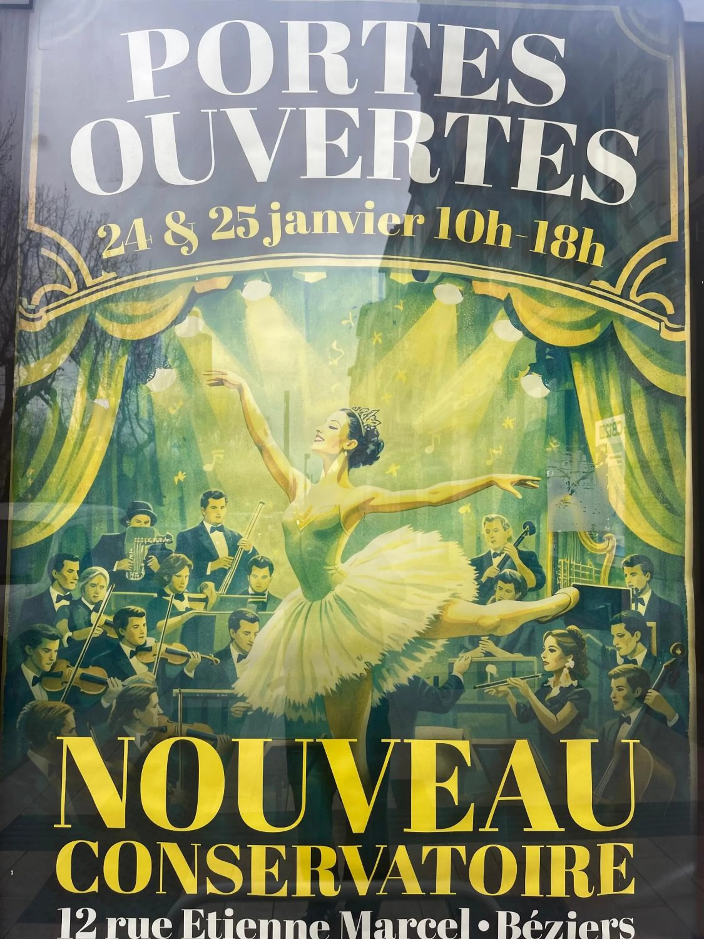 Evening entertainment in Hôtel Paul Riquet