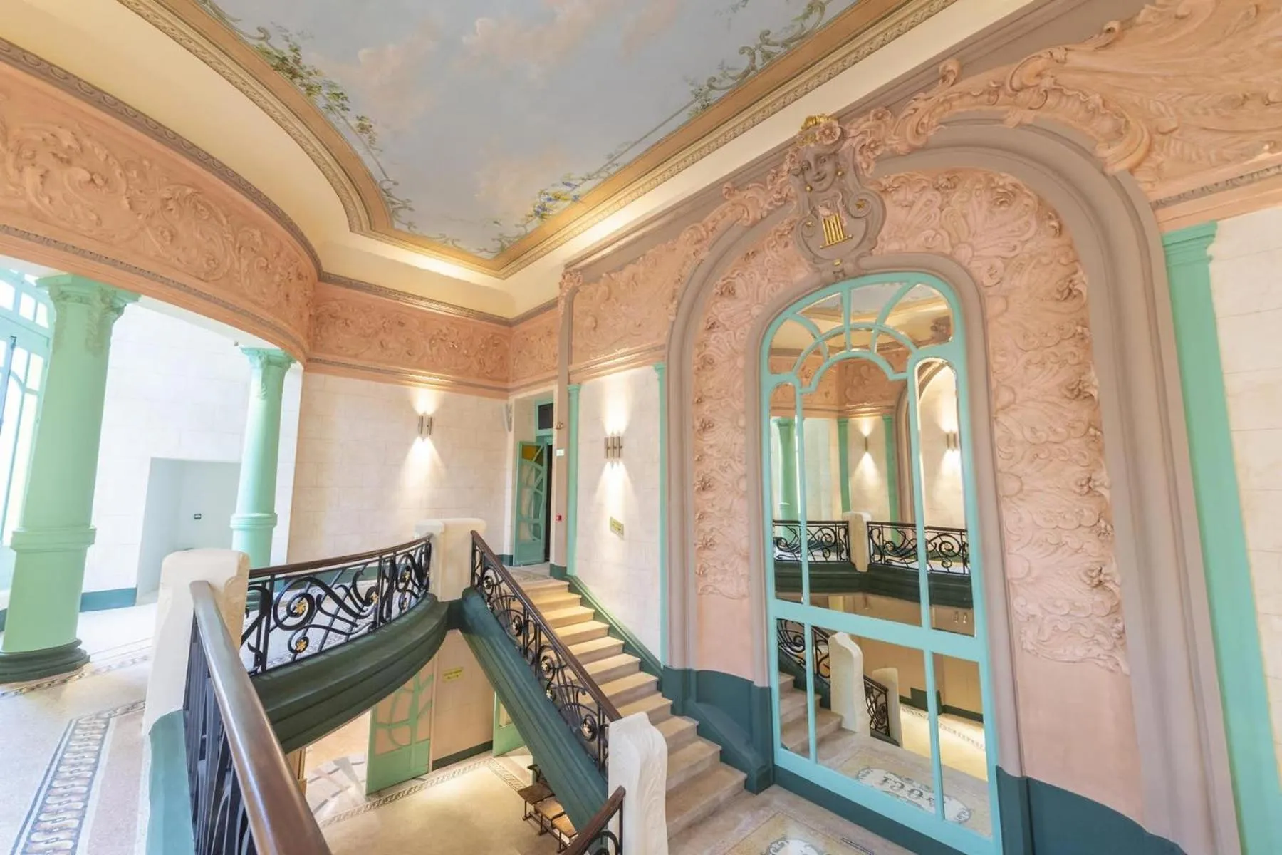 Evening entertainment in Hôtel Paul Riquet