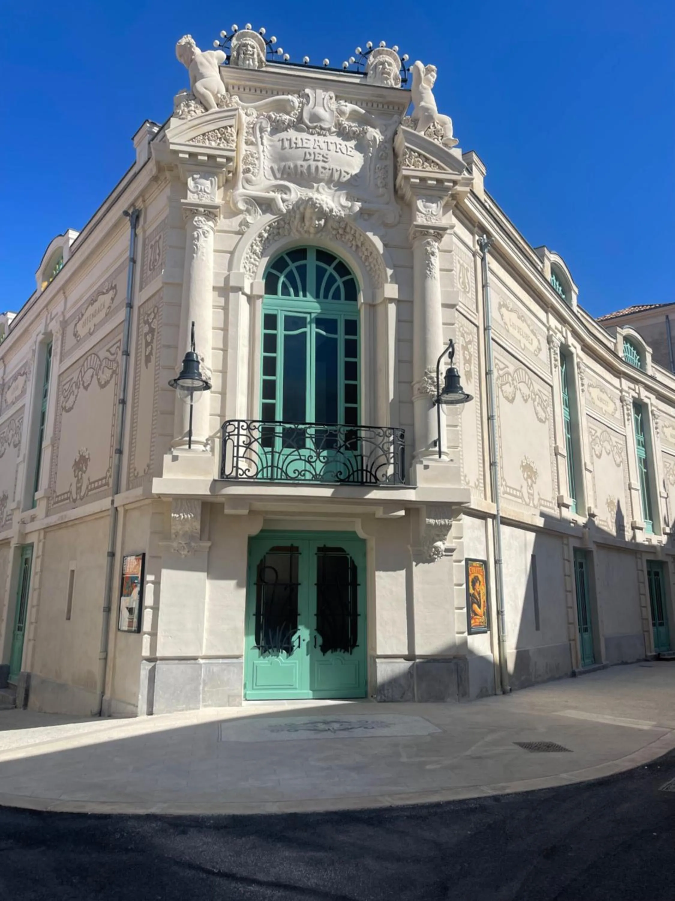 Evening entertainment in Hôtel Paul Riquet