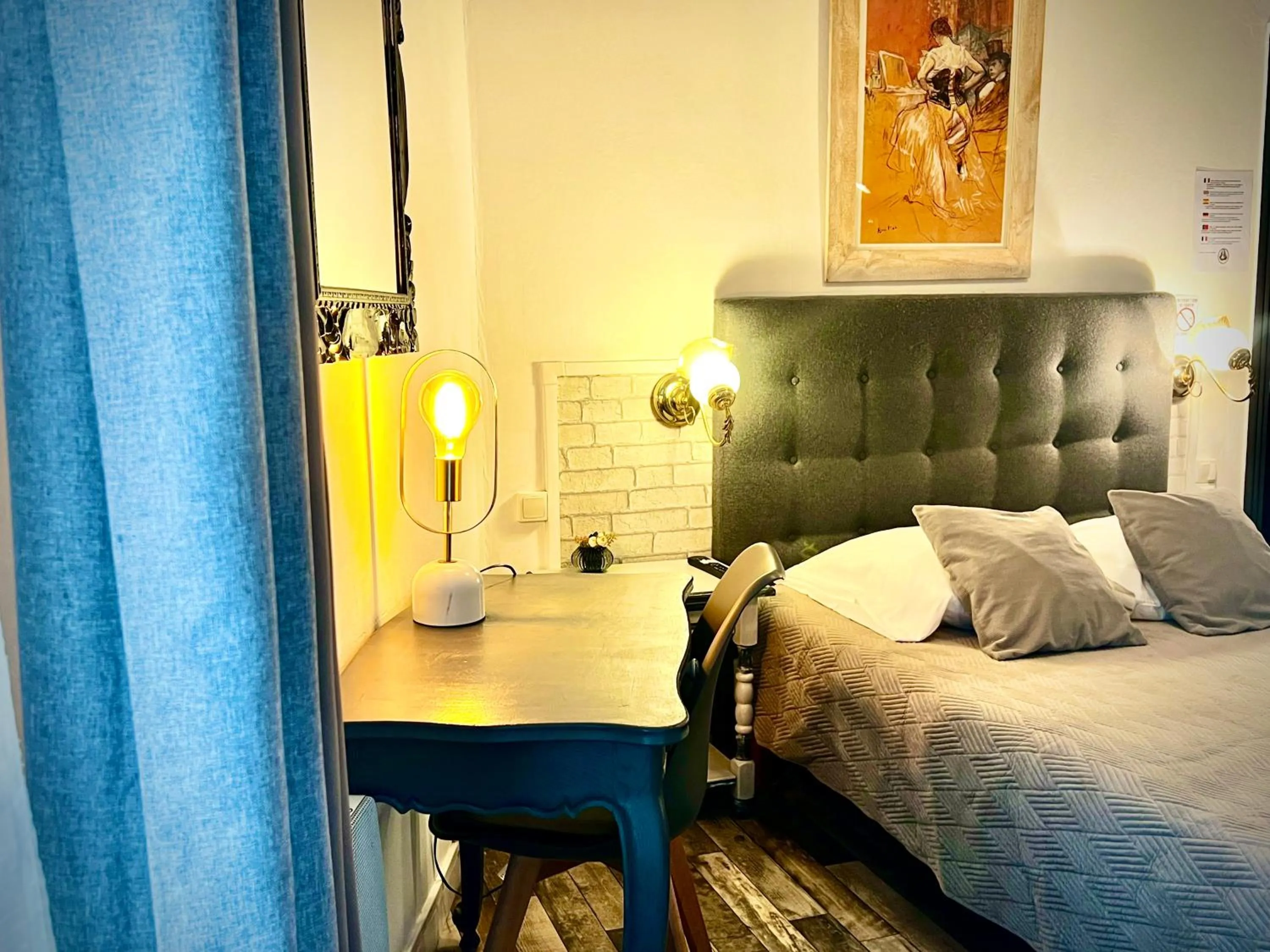 Bedroom, Bed in Hôtel Paul Riquet