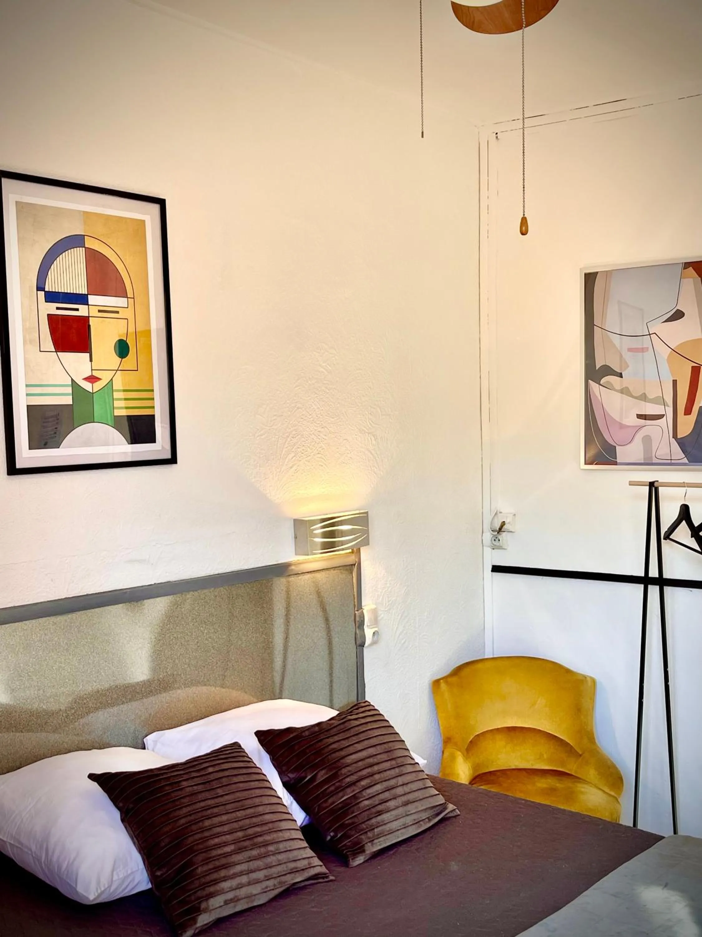 Photo of the whole room, Bed in Hôtel Paul Riquet